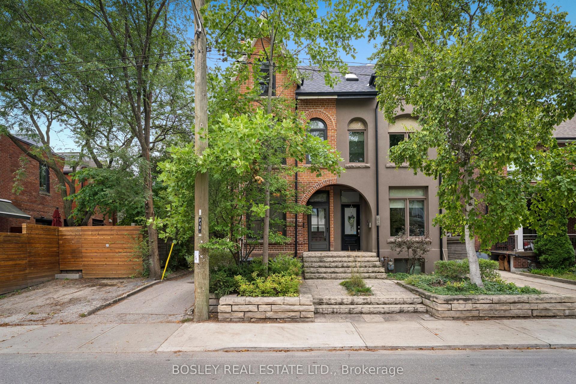 62 Pearson Avenue, Toronto — Semi-Detached for sale, photo 1