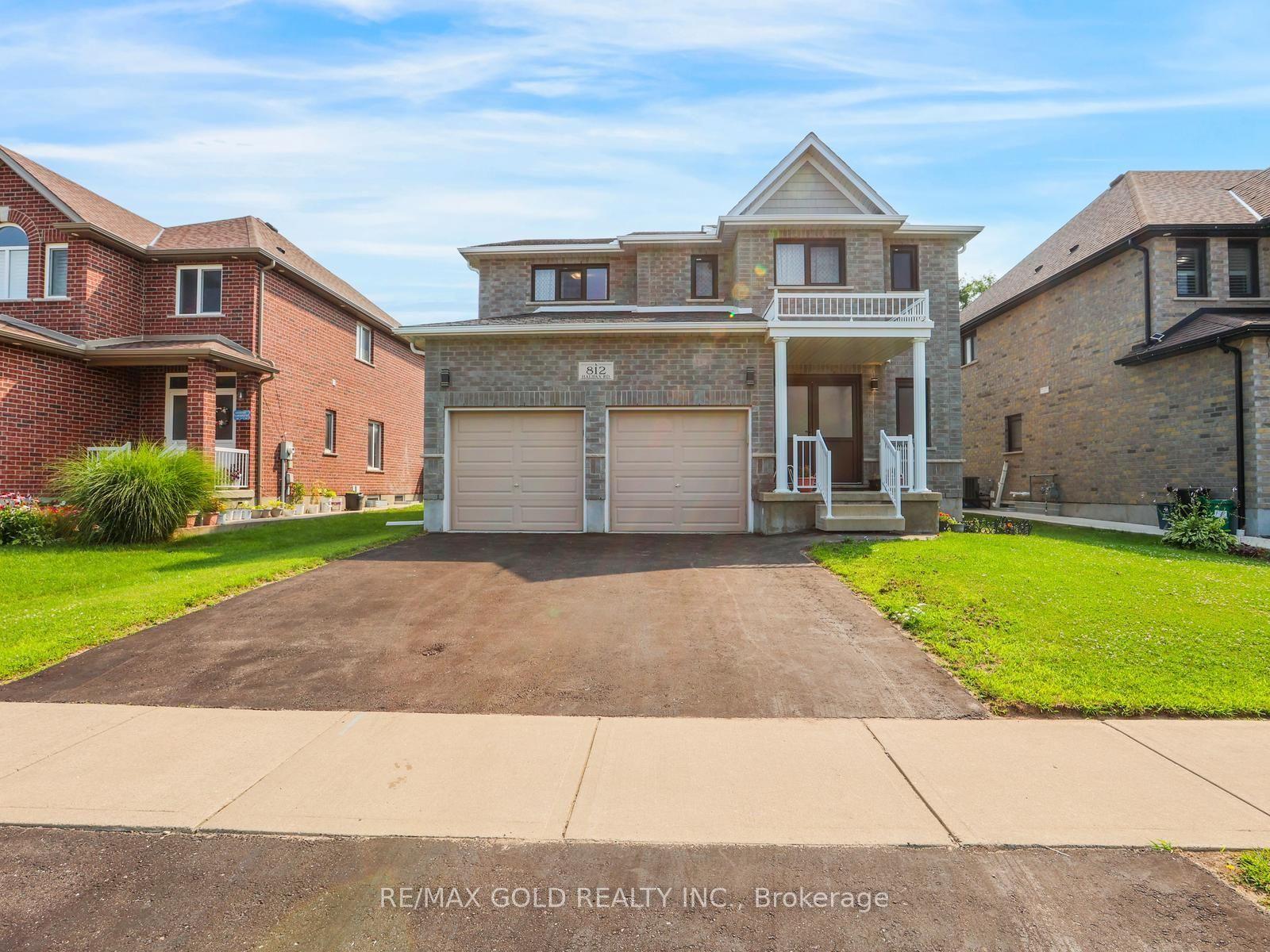 812 Halifax Road, Woodstock — Detached for sale, photo 1
