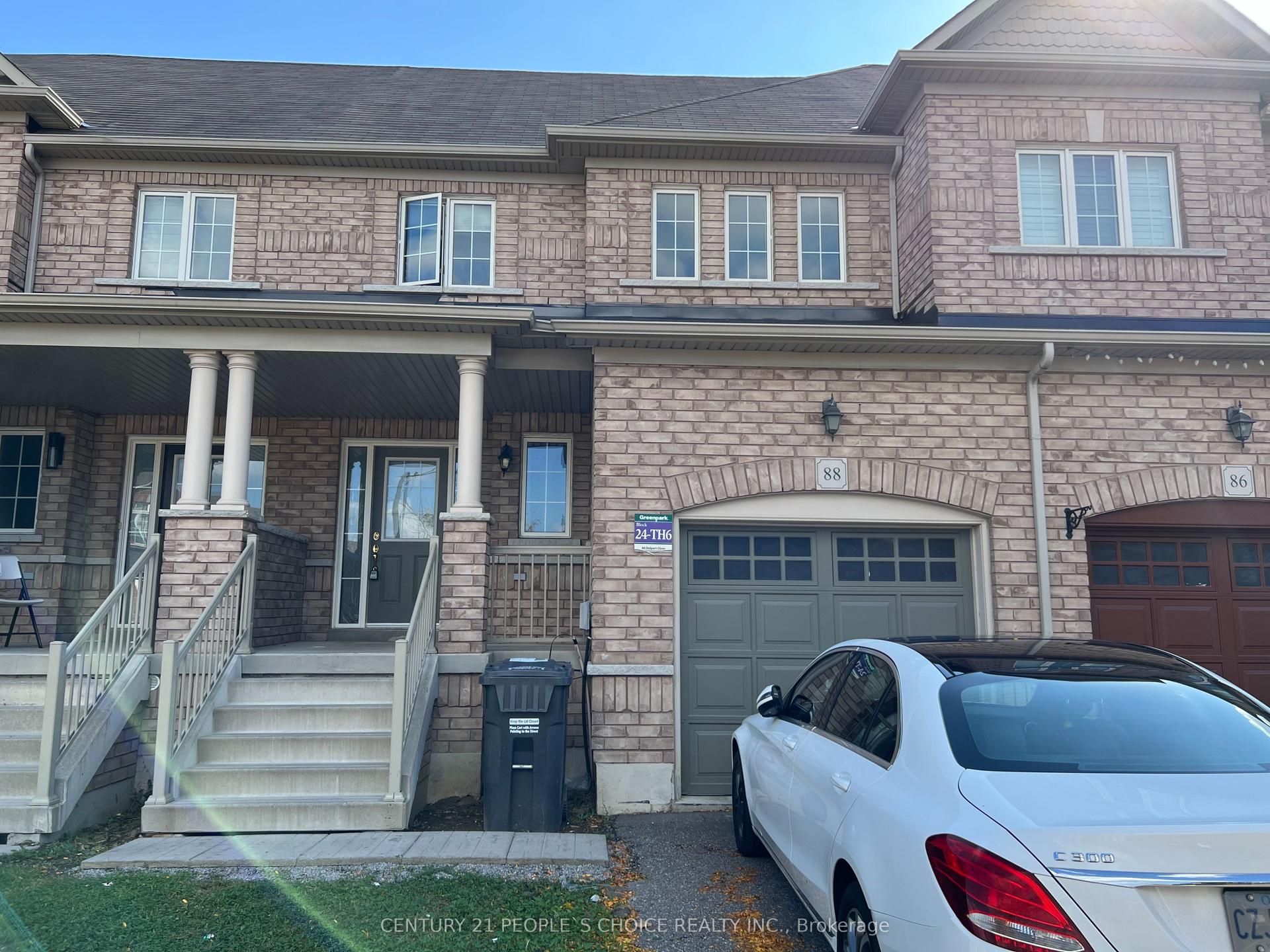 88 Delport Close, Brampton — Townhouse for lease, photo 1