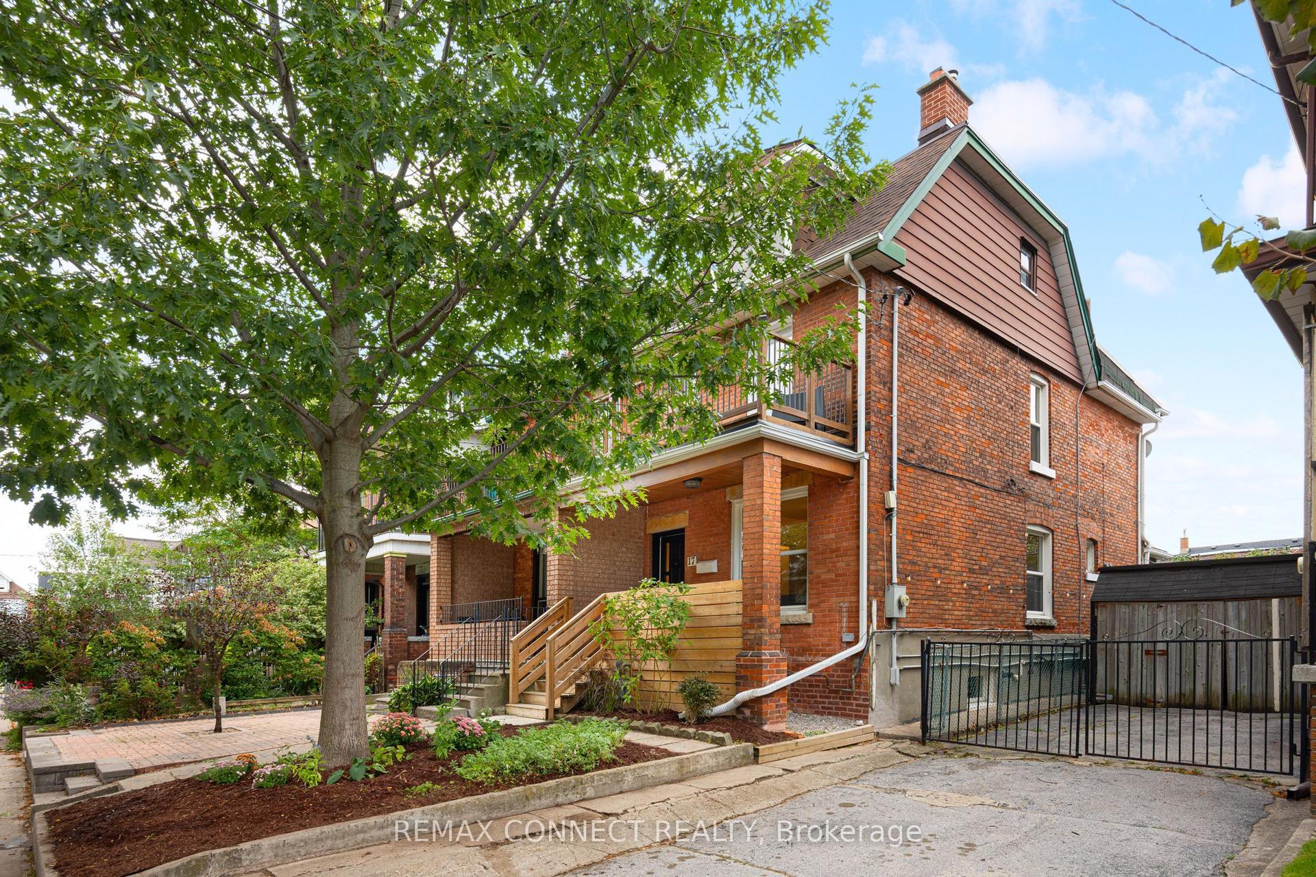 17 Muir Avenue, Toronto — Semi-Detached for sale, photo 1
