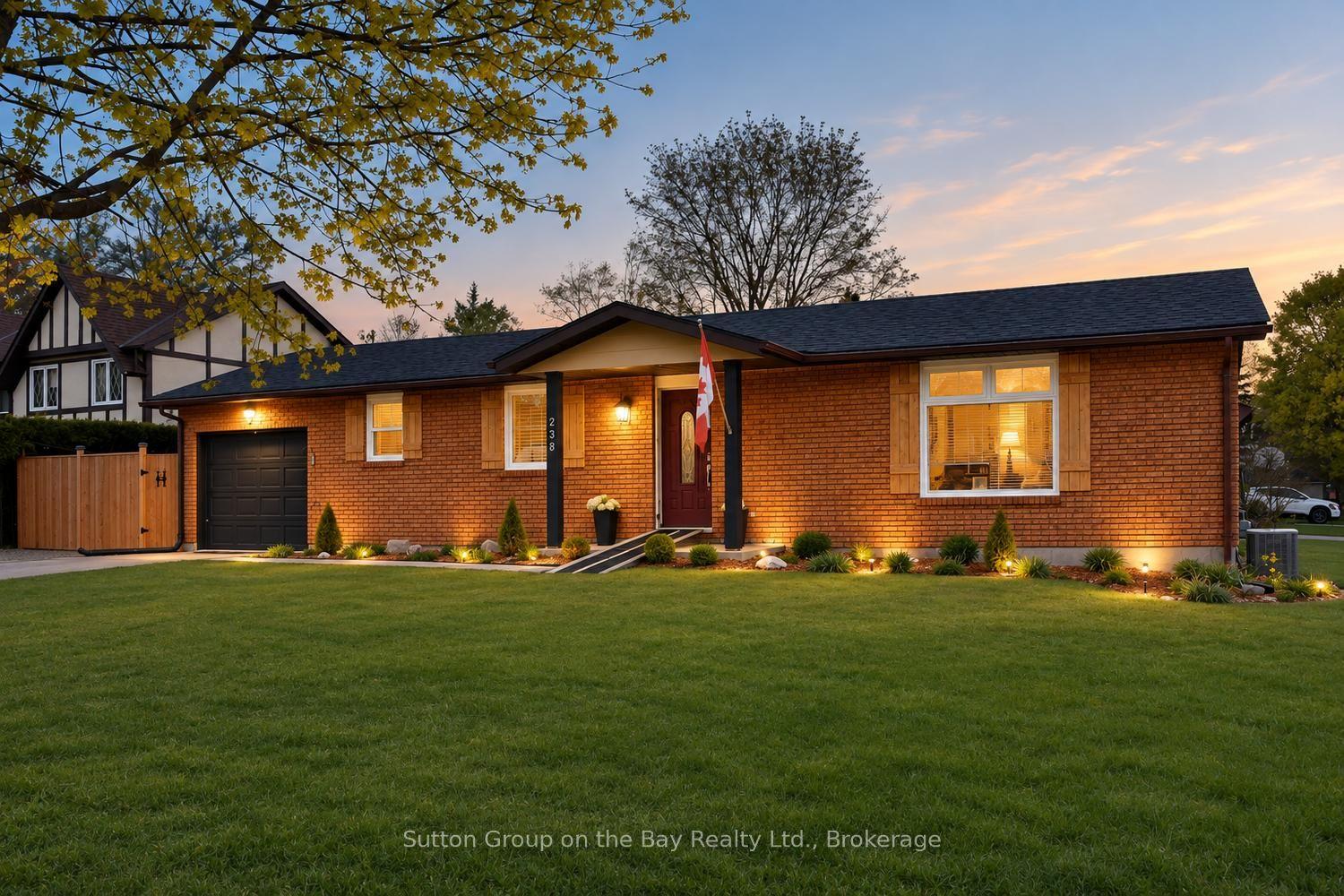 238 McCrea Drive, Clearview — Detached for sale, photo 1