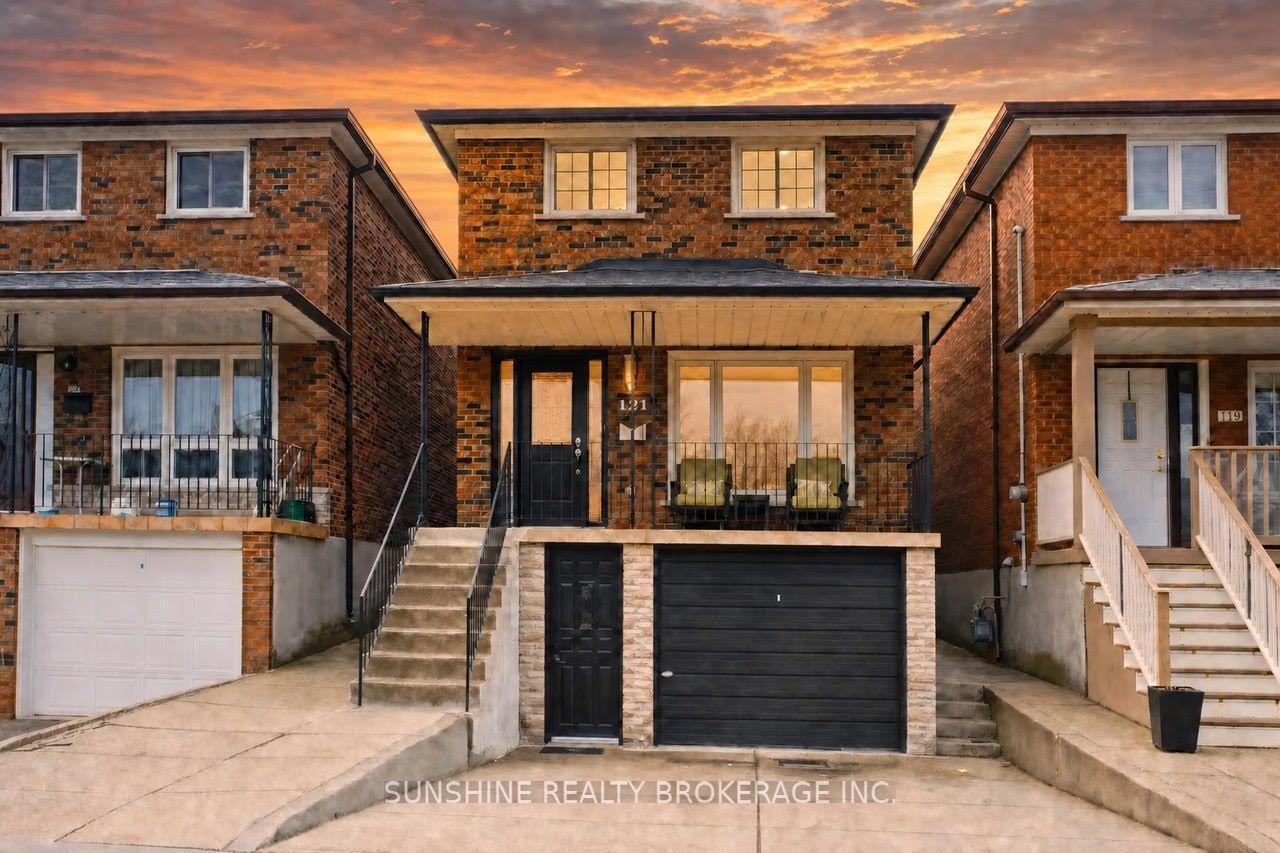 121 Sammon Avenue, Toronto — Detached for sale, photo 1