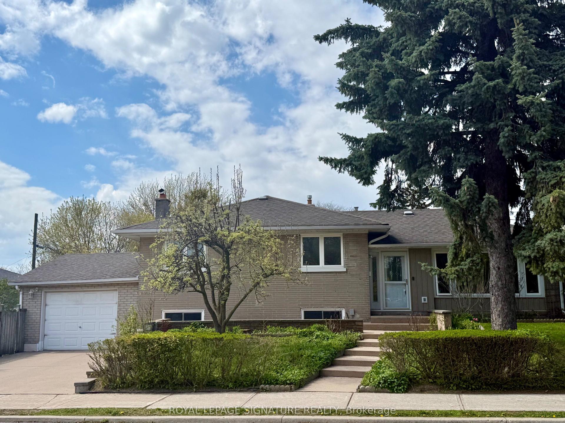 1 Charlemont Crescent — photo 1