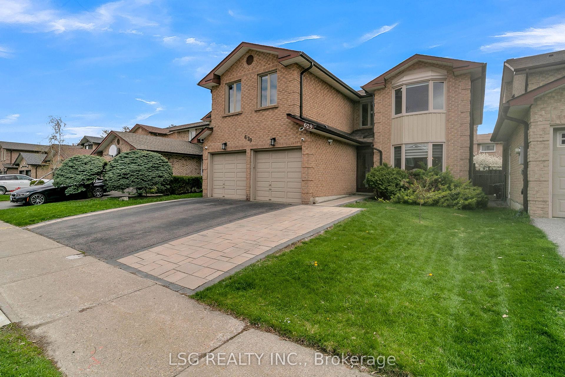 629 York Hill Boulevard — photo 1