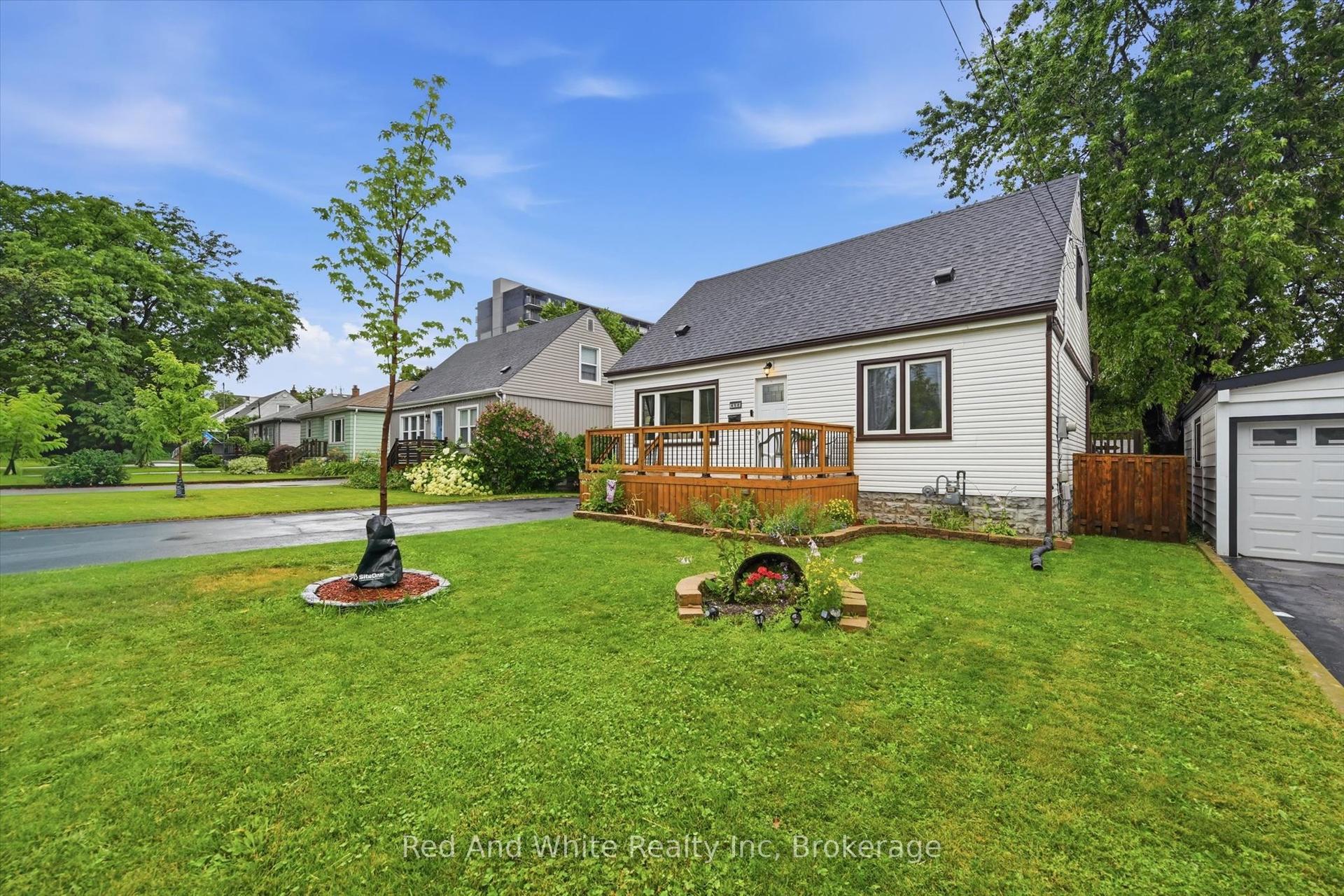 450 East 42nd Street, Hamilton — Detached for sale, photo 1