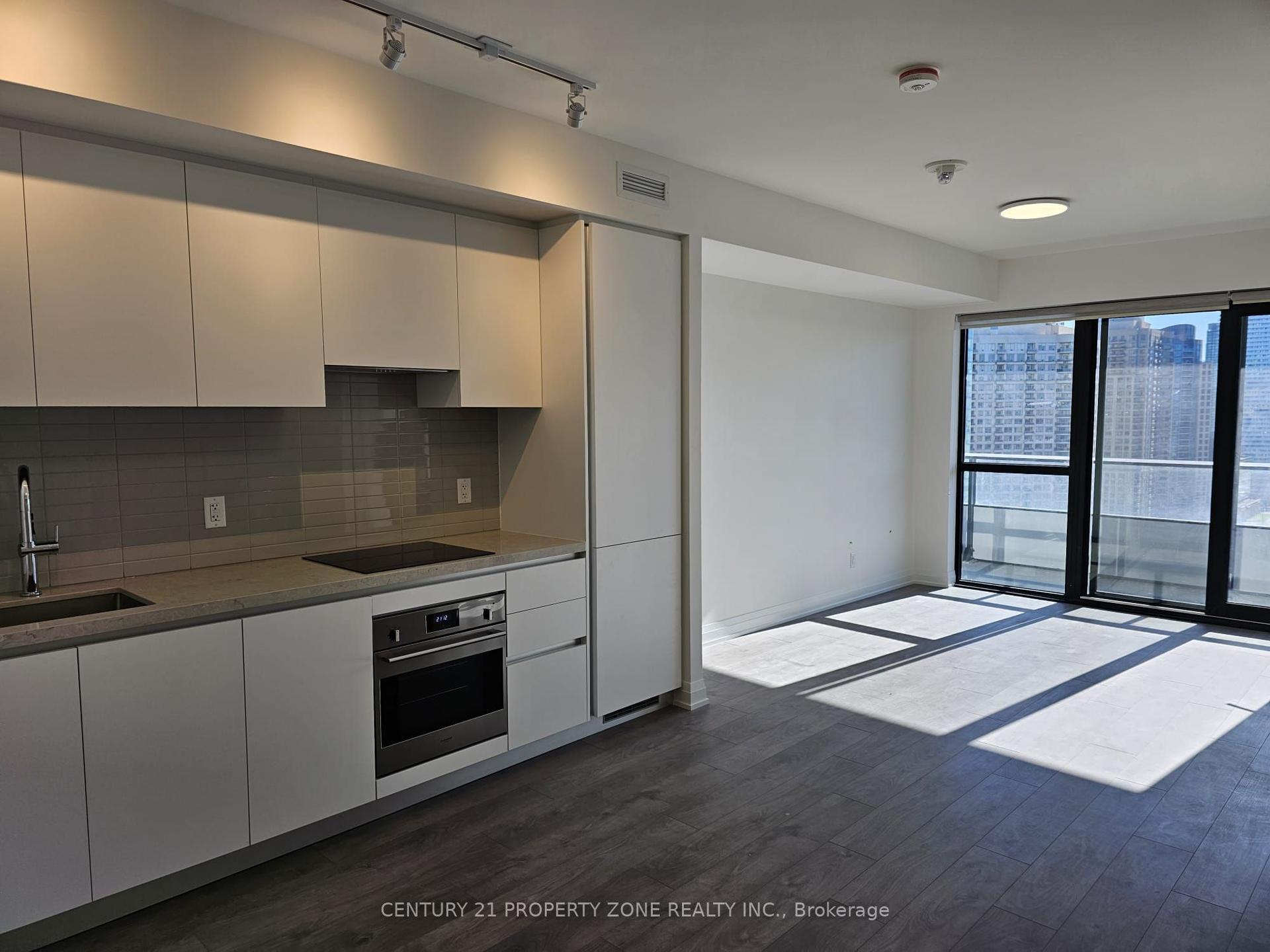 4015 The Exchange N/A 2106 #2106 — photo 1