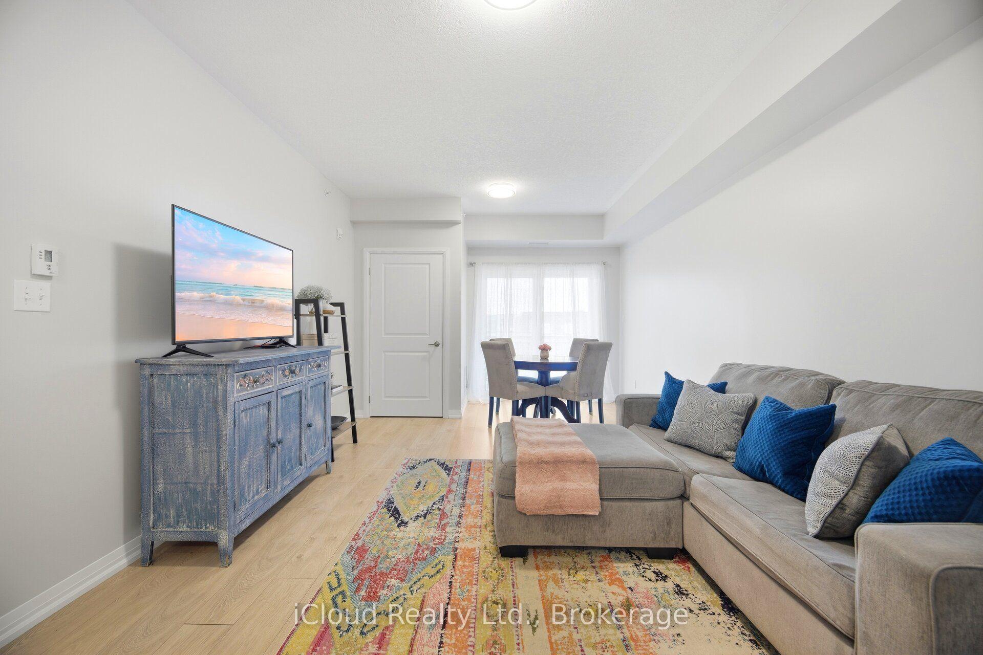 295 Cundles Road E 208 #208 — photo 1