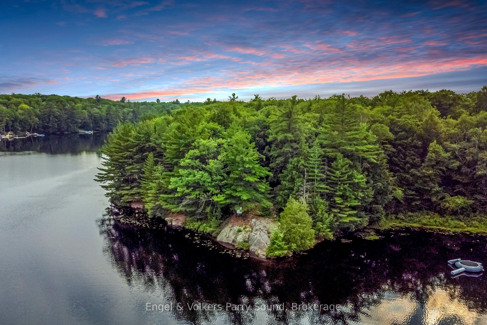 16 Giles Road — photo 1