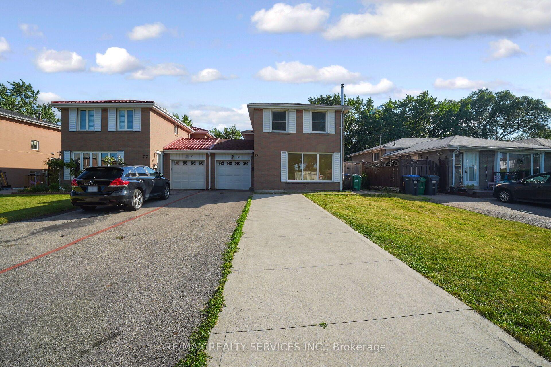 79 Cloverdale Drive, Brampton — Semi-Detached for sale, photo 1