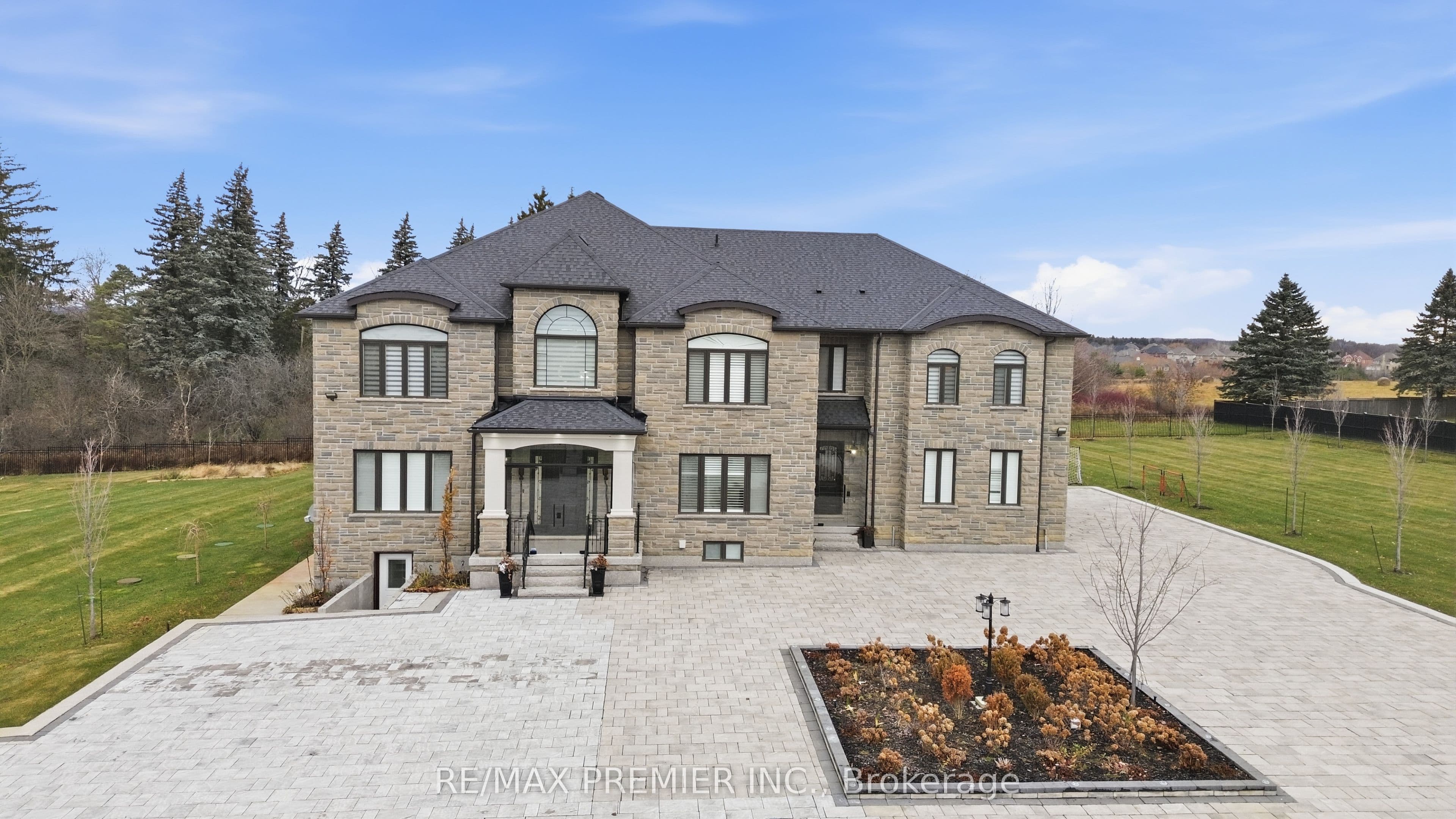 2180 King Vaughan Road — photo 1