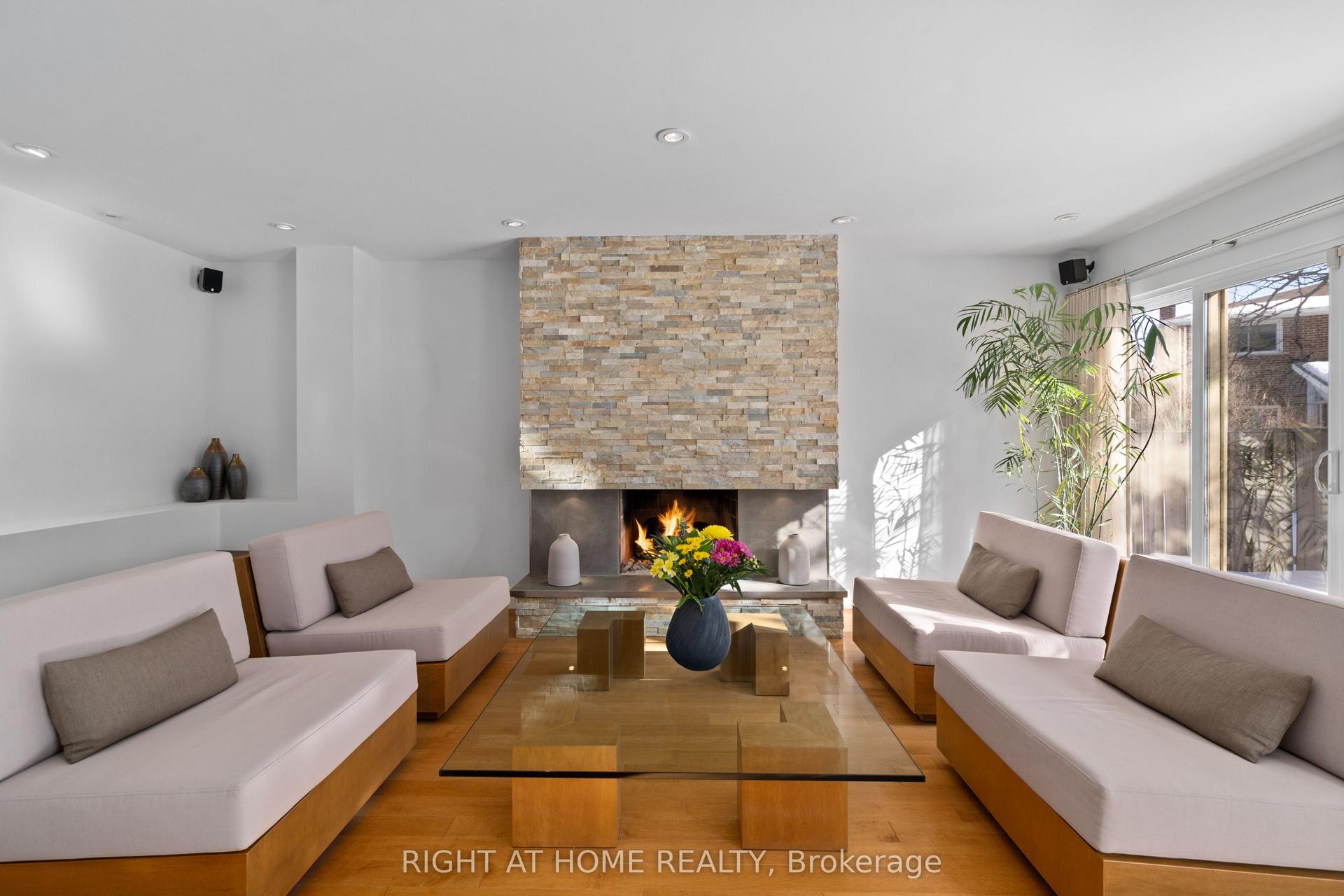 54 London Road — photo 1