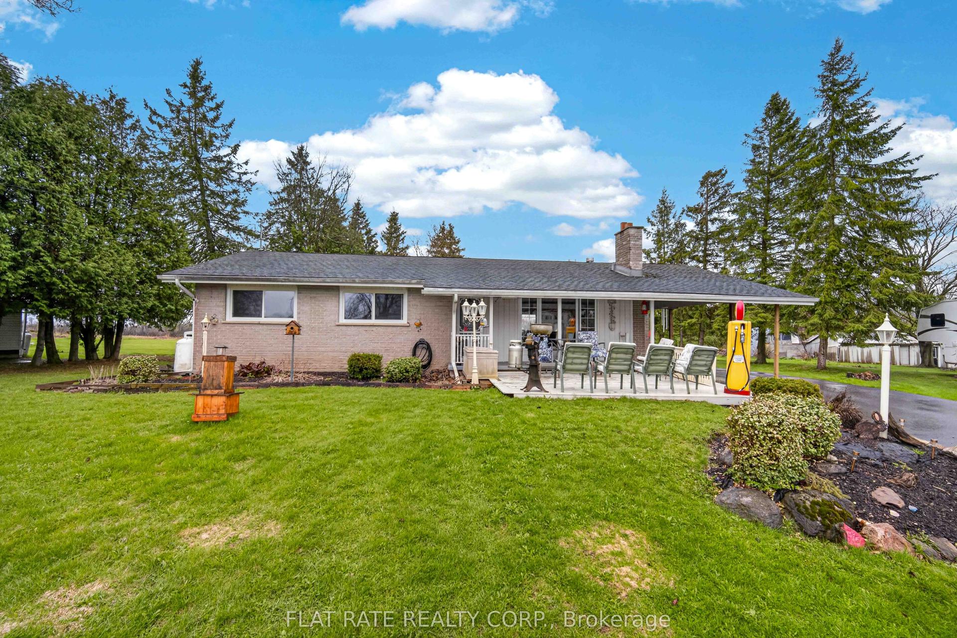 23 WILLOW Road — photo 1