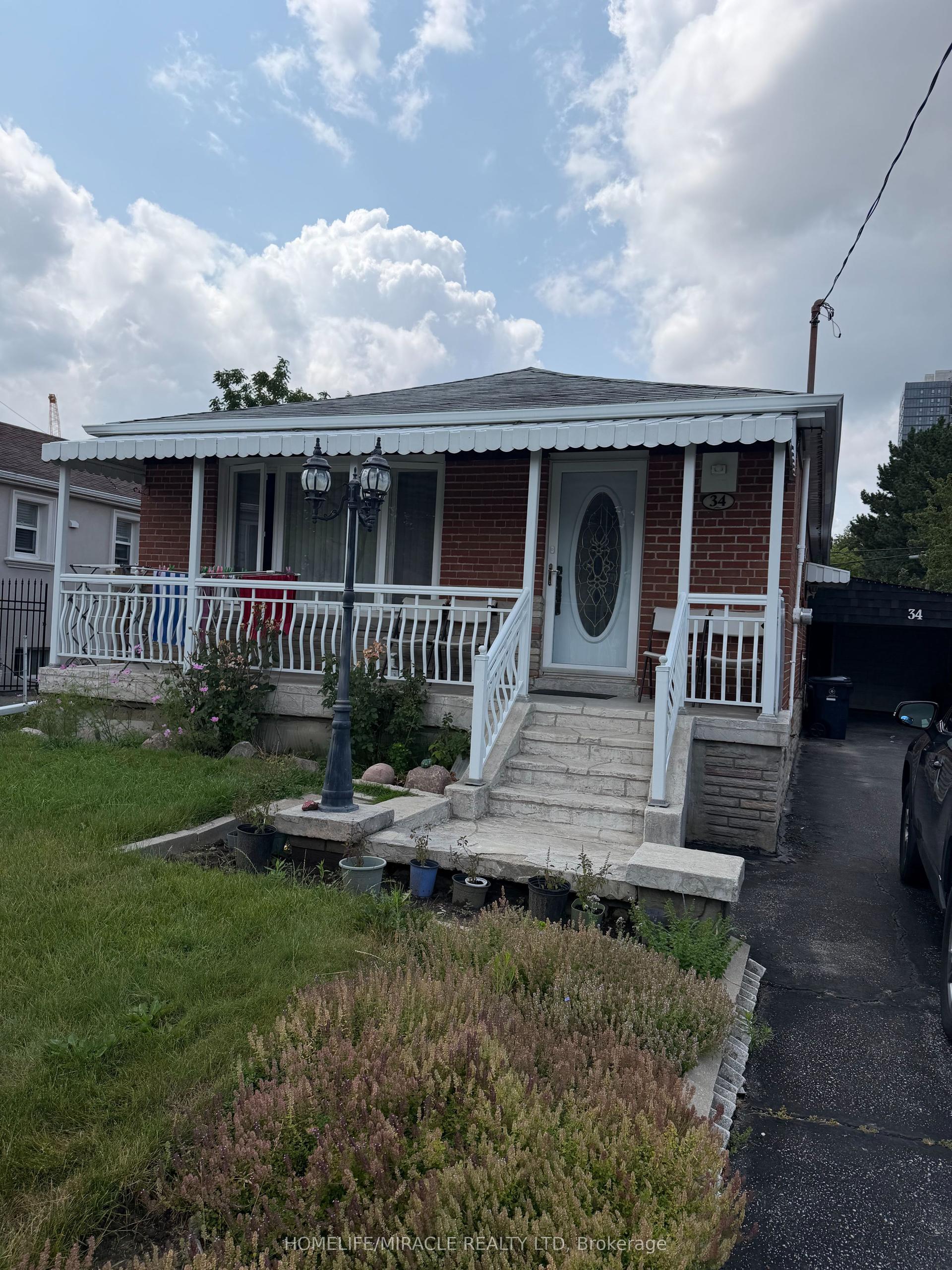 34 BIMBROK Road, Toronto — Detached for lease, photo 1