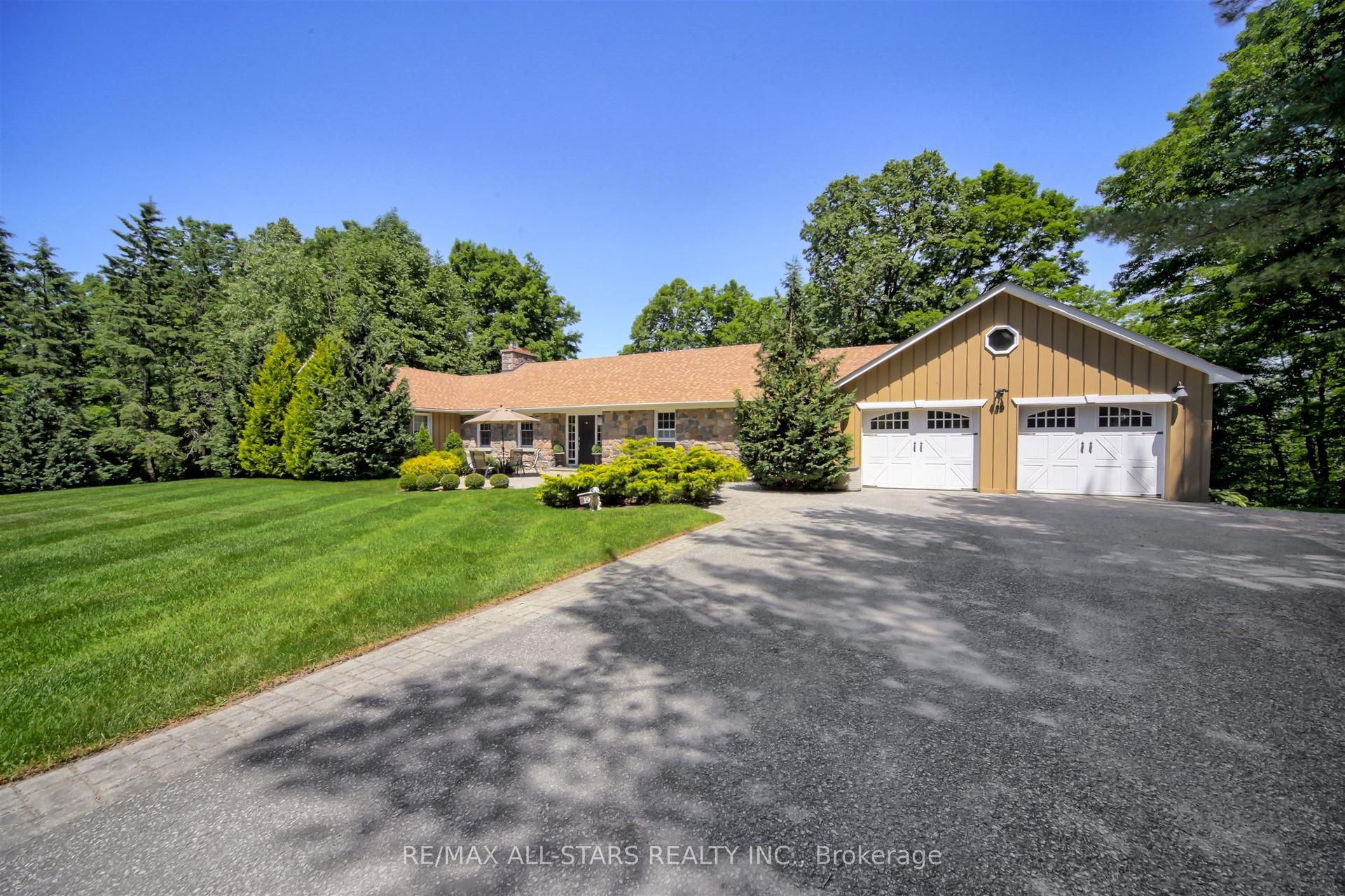 19 Bristol Sands Crescent — photo 1