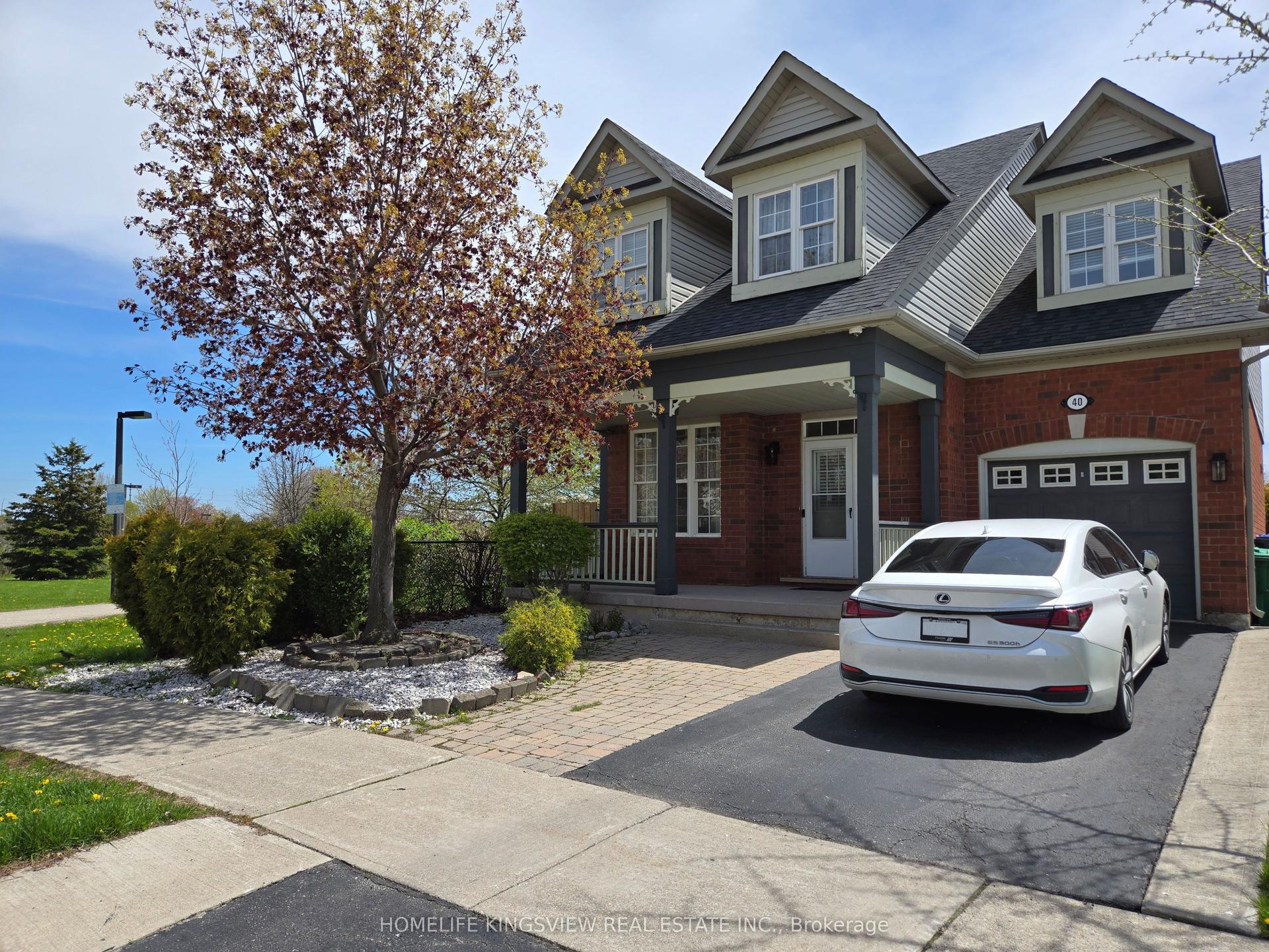 40 Vista Green Crescent — photo 1