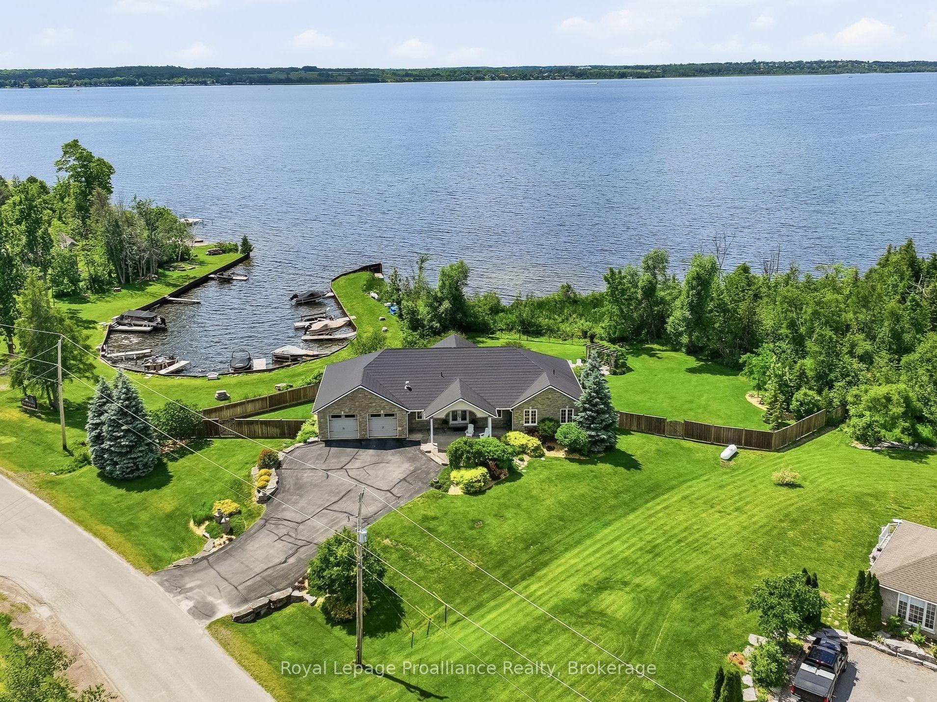 1674 Morris Avenue, Selwyn — Detached for sale, photo 1