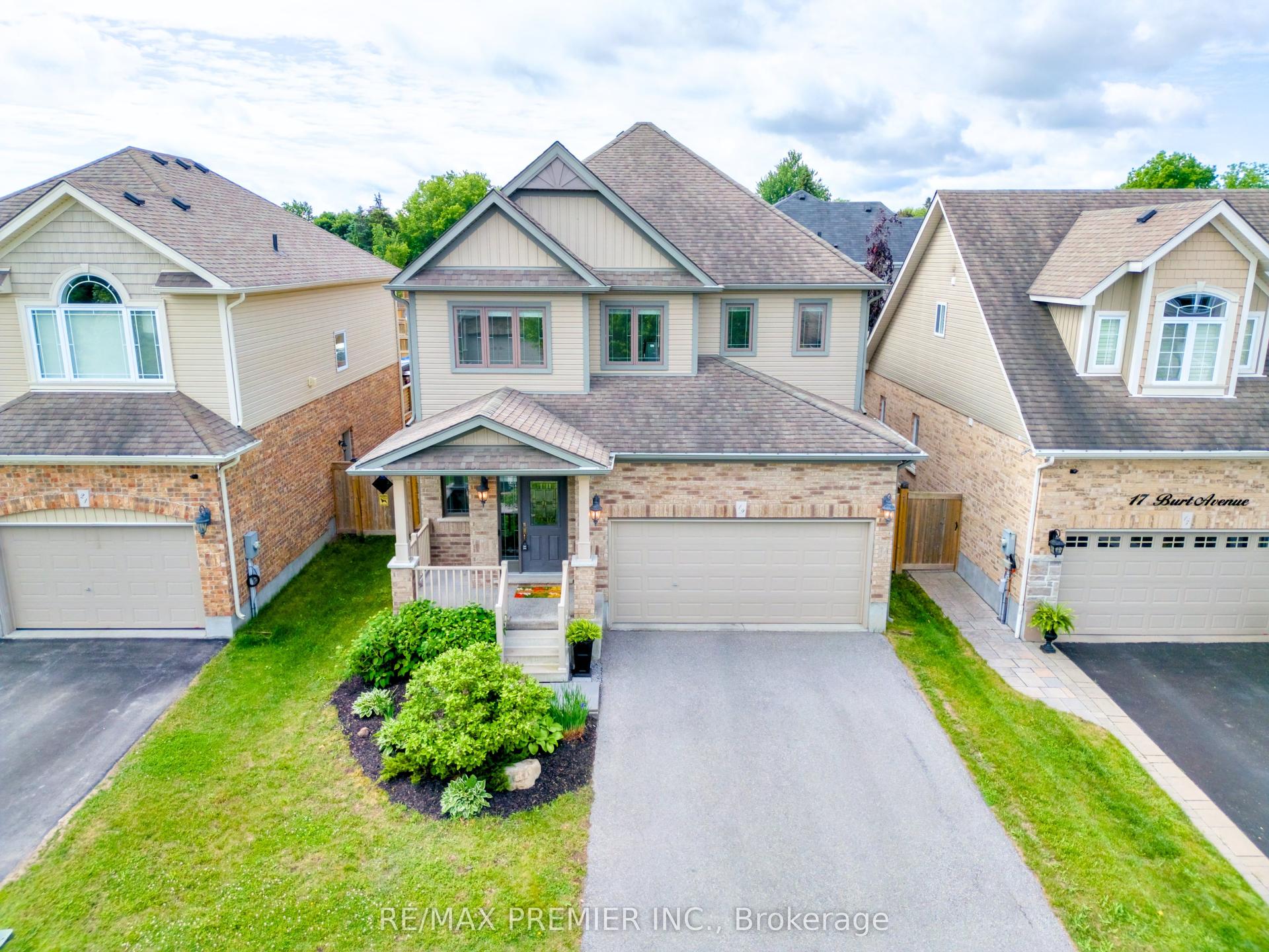 19 Burt Avenue — photo 1