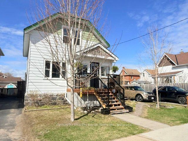 127 Fifth Avenue E — photo 1