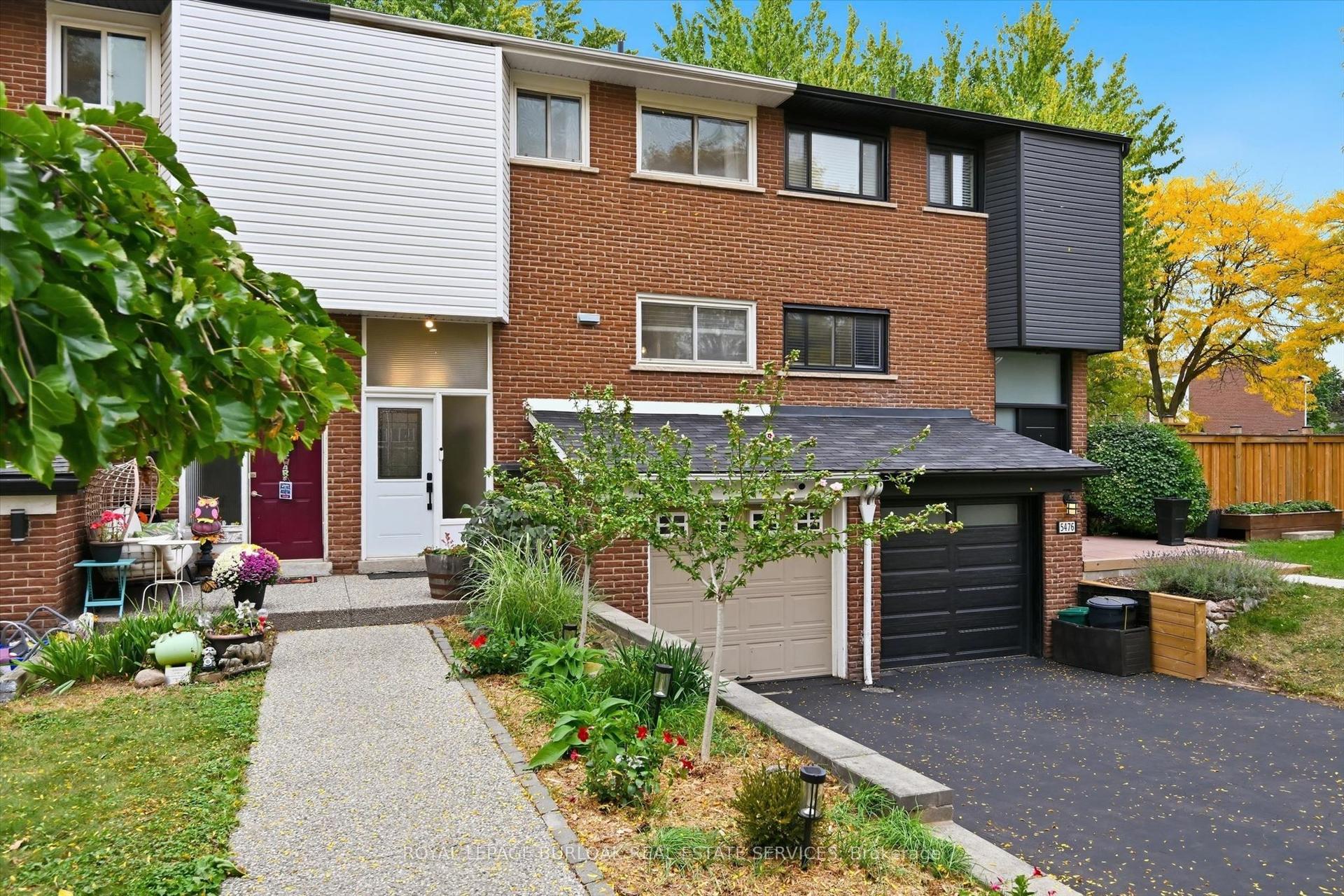 5474 Schueller Crescent, Burlington — Townhouse for sale, photo 1