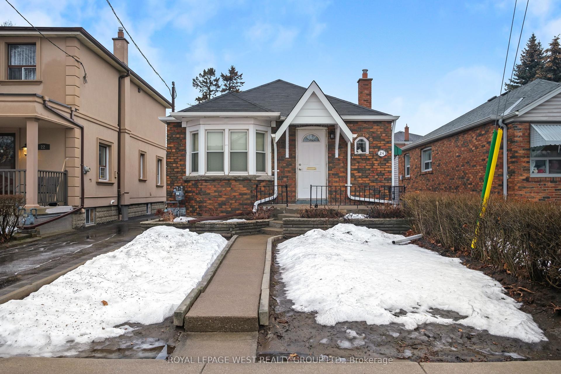 24 Barker Avenue — photo 1
