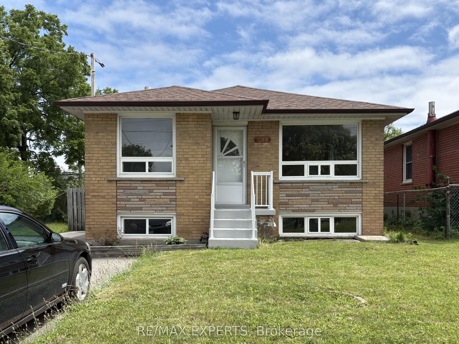 733 Markham Road, Toronto — Detached for lease, photo 1