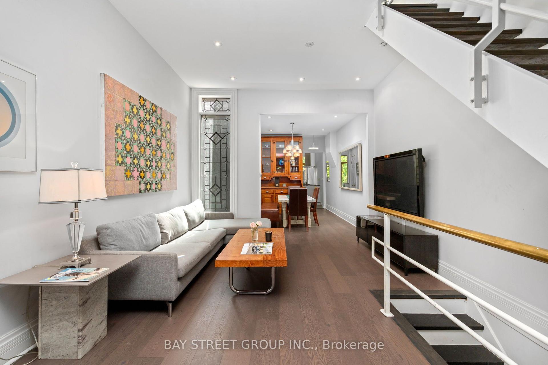 236 Seaton Street, Toronto — Semi-Detached for sale, photo 1
