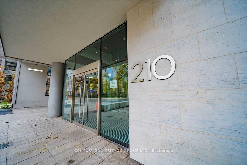 210 Simcoe Street 1912 #1912 — photo 1