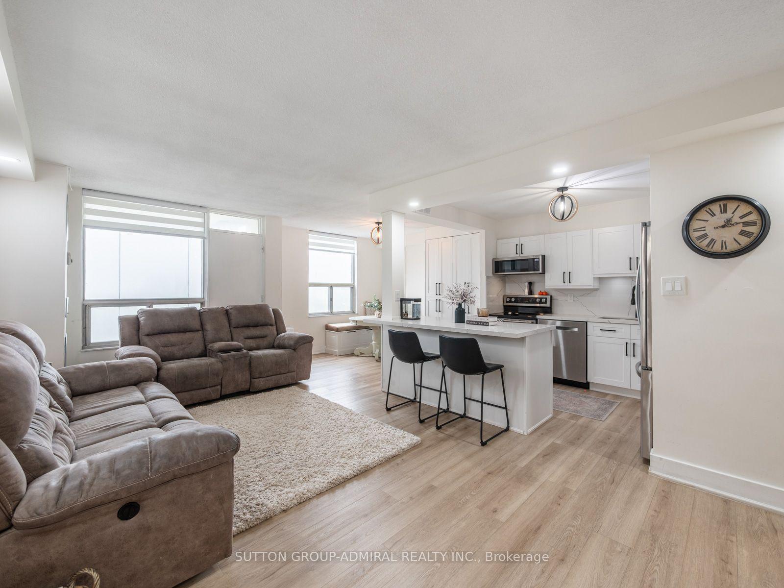 20 Edgecliff Golfway 1603 #1603 — photo 1