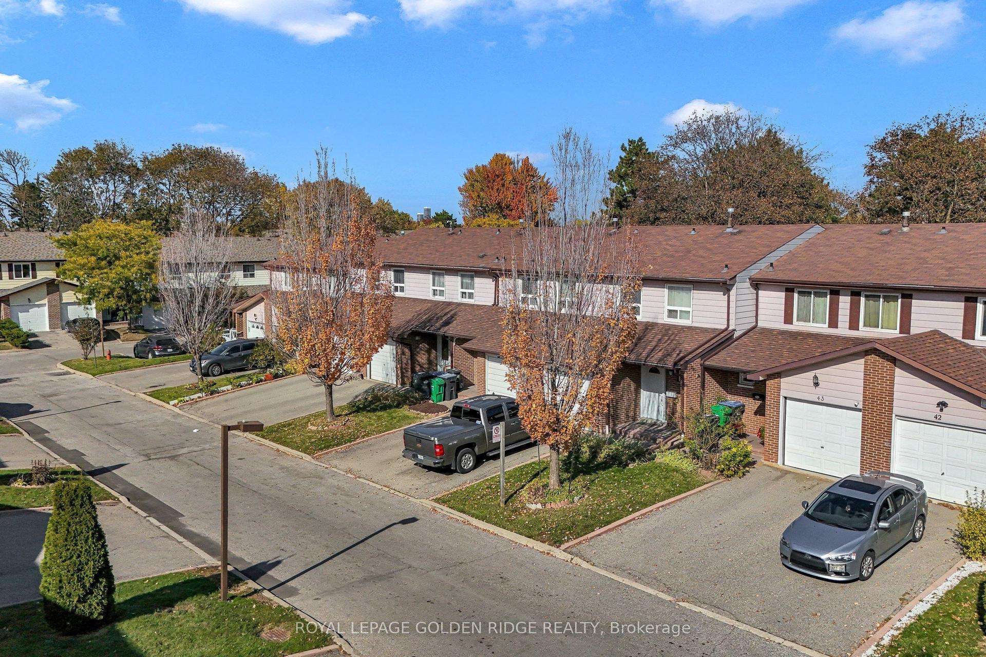 3525 Brandon Gate Drive 45 #45, Mississauga — Condo Town for sale, photo 1