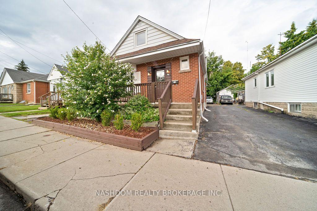 82 Whitney Avenue, Hamilton — Detached for sale, photo 1