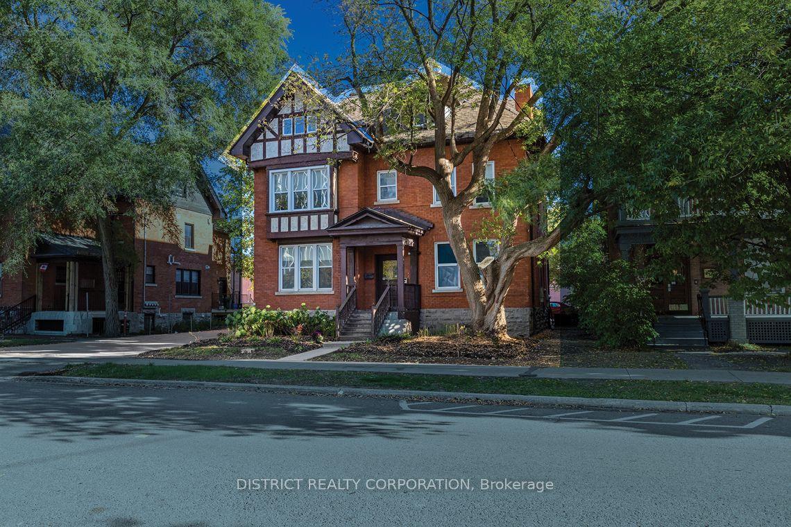 226 Argyle Avenue — photo 1
