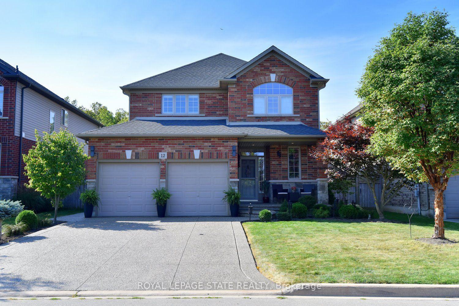 12 Degrow Crescent — photo 1