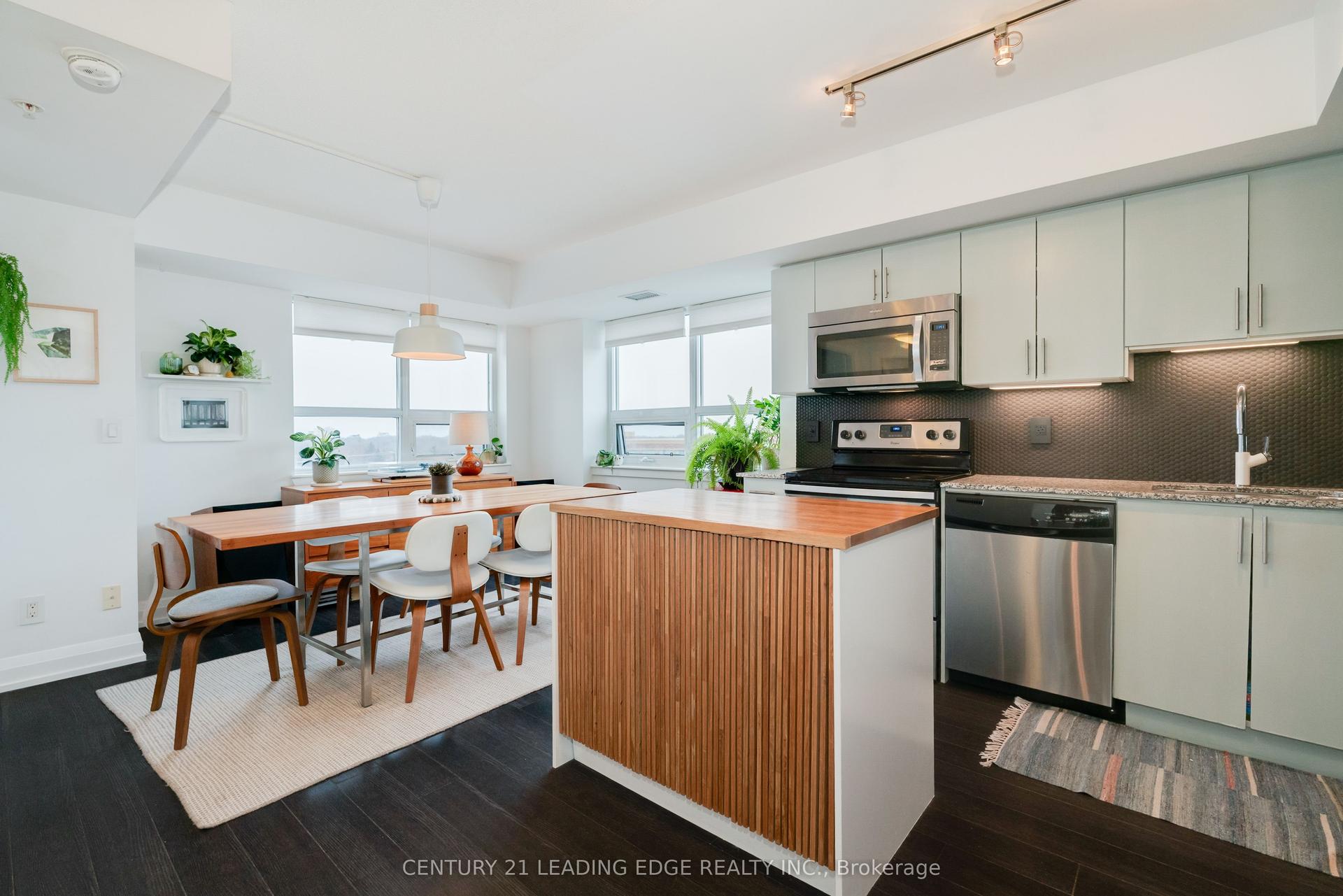 3520 Danforth Avenue 611 #611 — photo 1