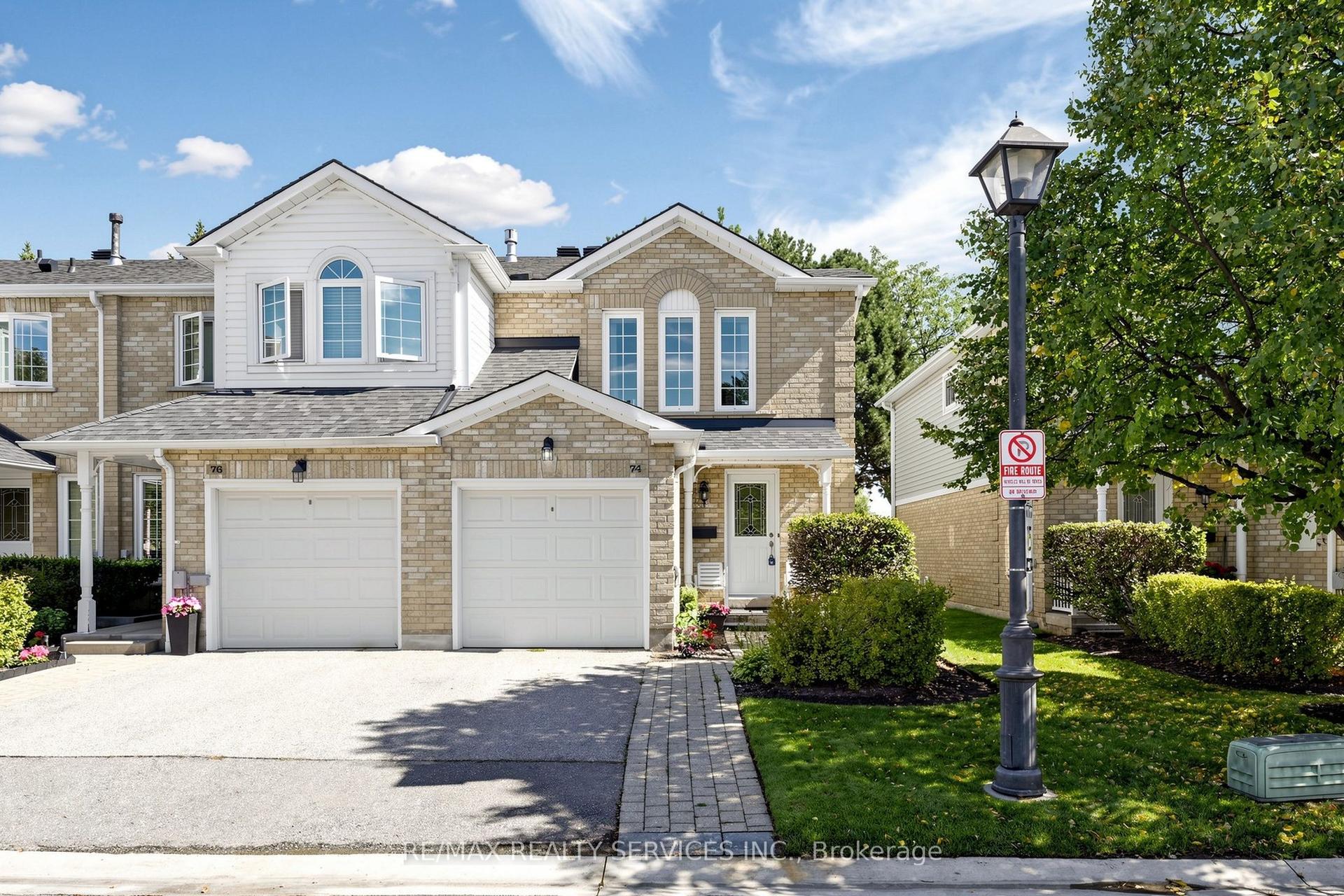 74 Heathcliffe Square, Brampton — Condo Town for sale, photo 1