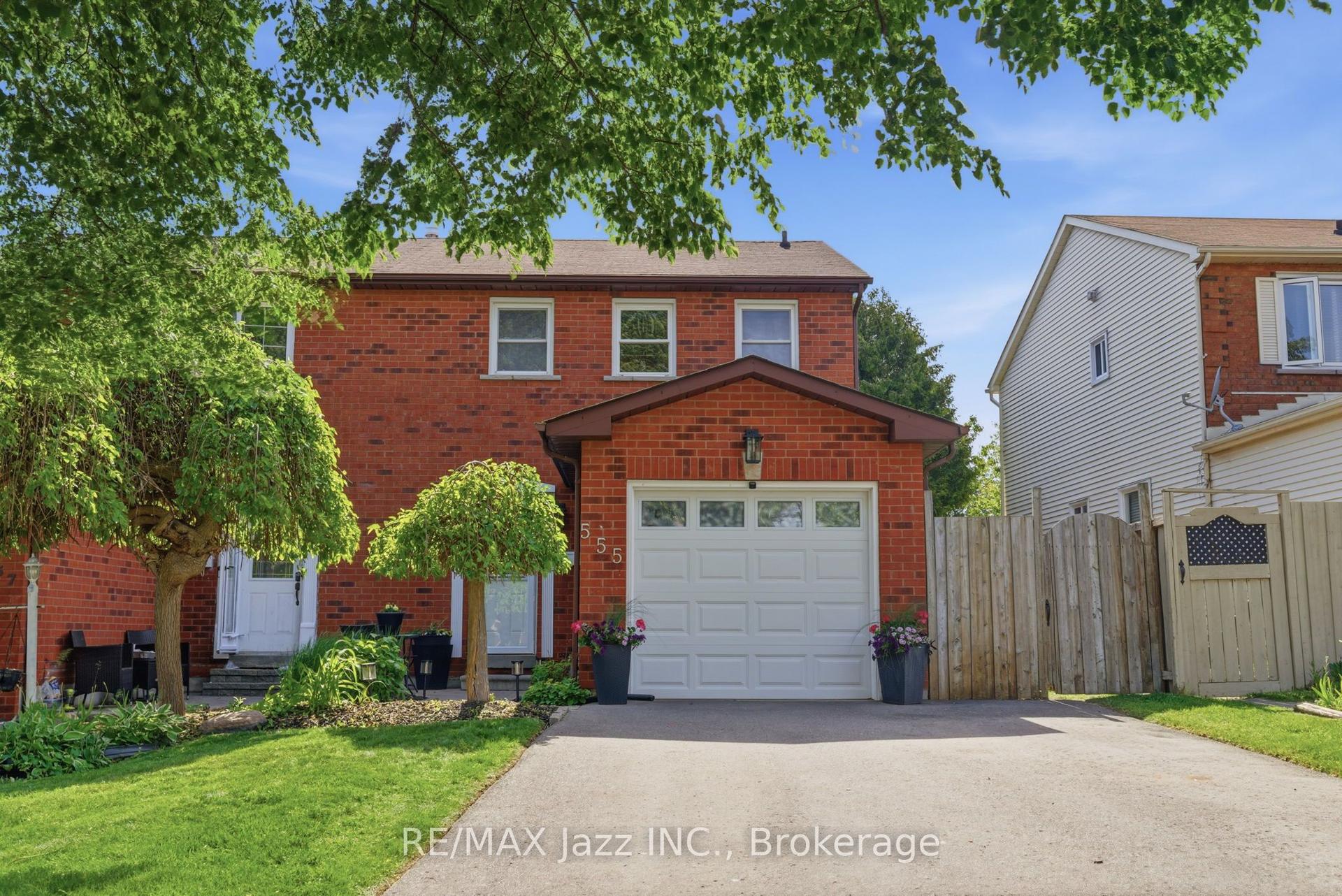 555 Cobblehill Drive — photo 1