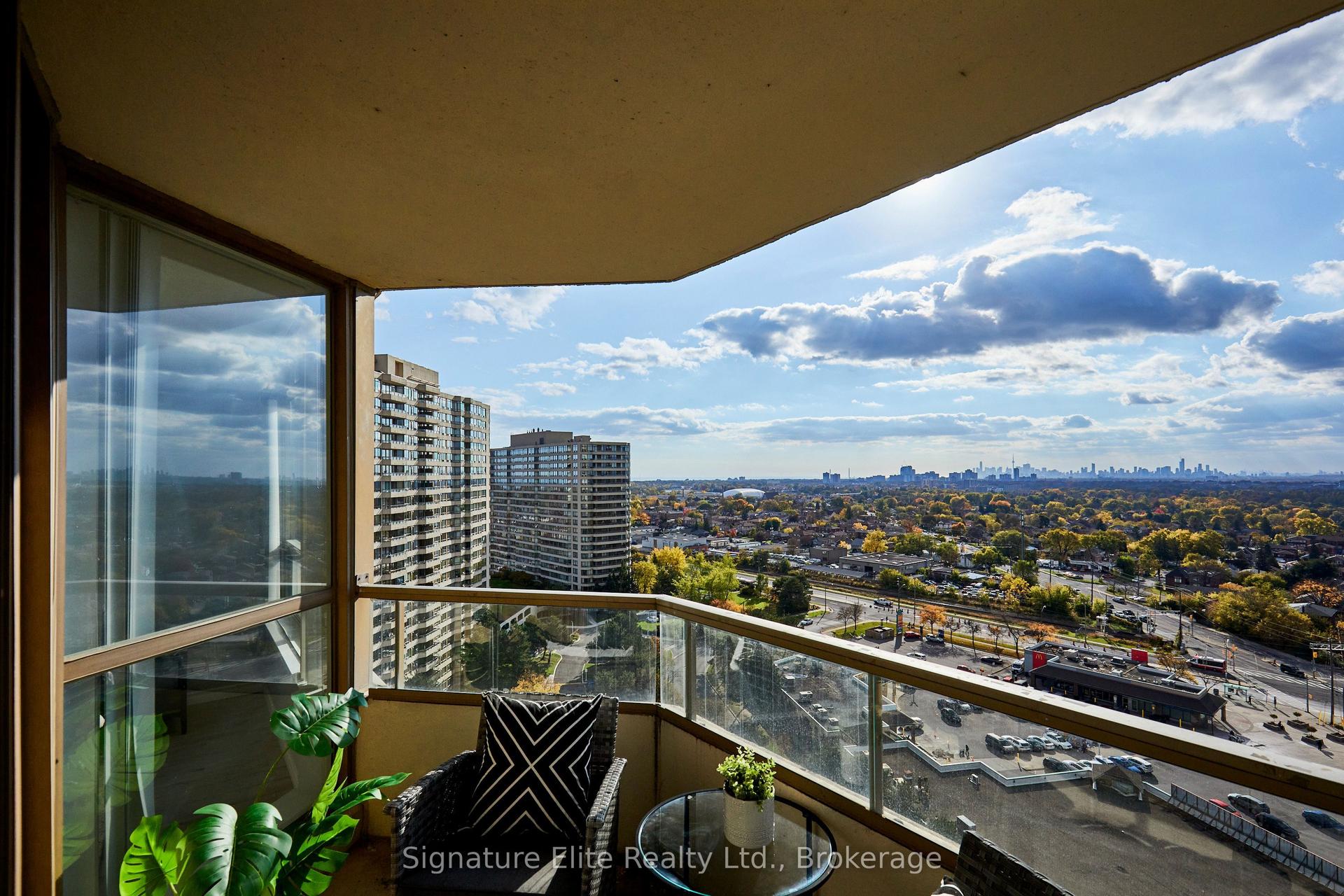5 Greystone Walk Drive 1801 #1801, Toronto — Condo for sale, photo 1