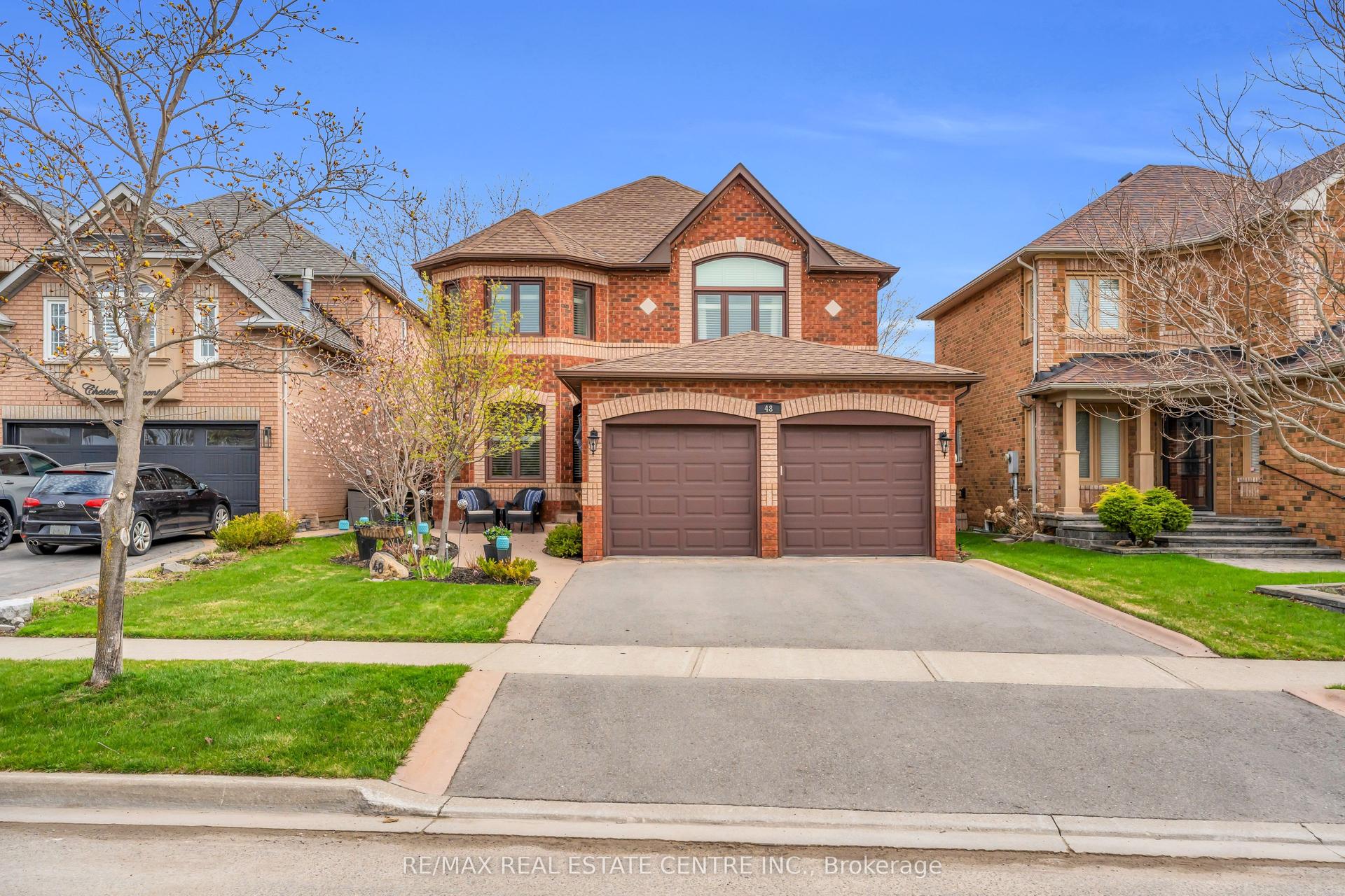 48 Chester Crescent — photo 1