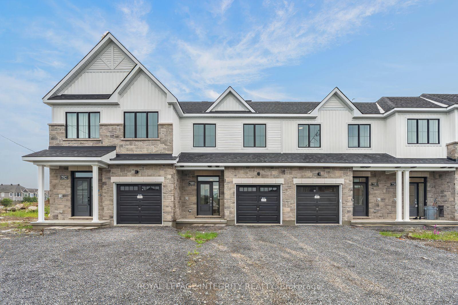 740 Tadpole Crescent, Barrhaven — Townhouse for lease, photo 1