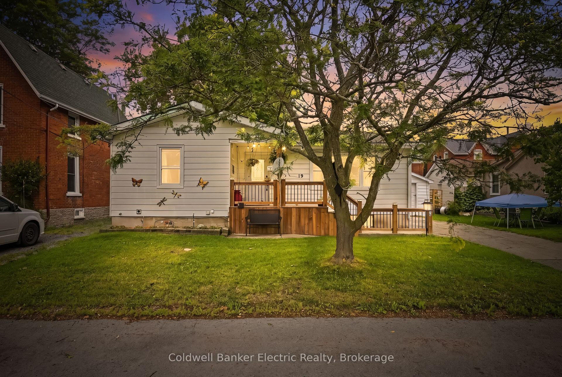 19 Graham Street E, Greater Napanee — Detached for sale, photo 1