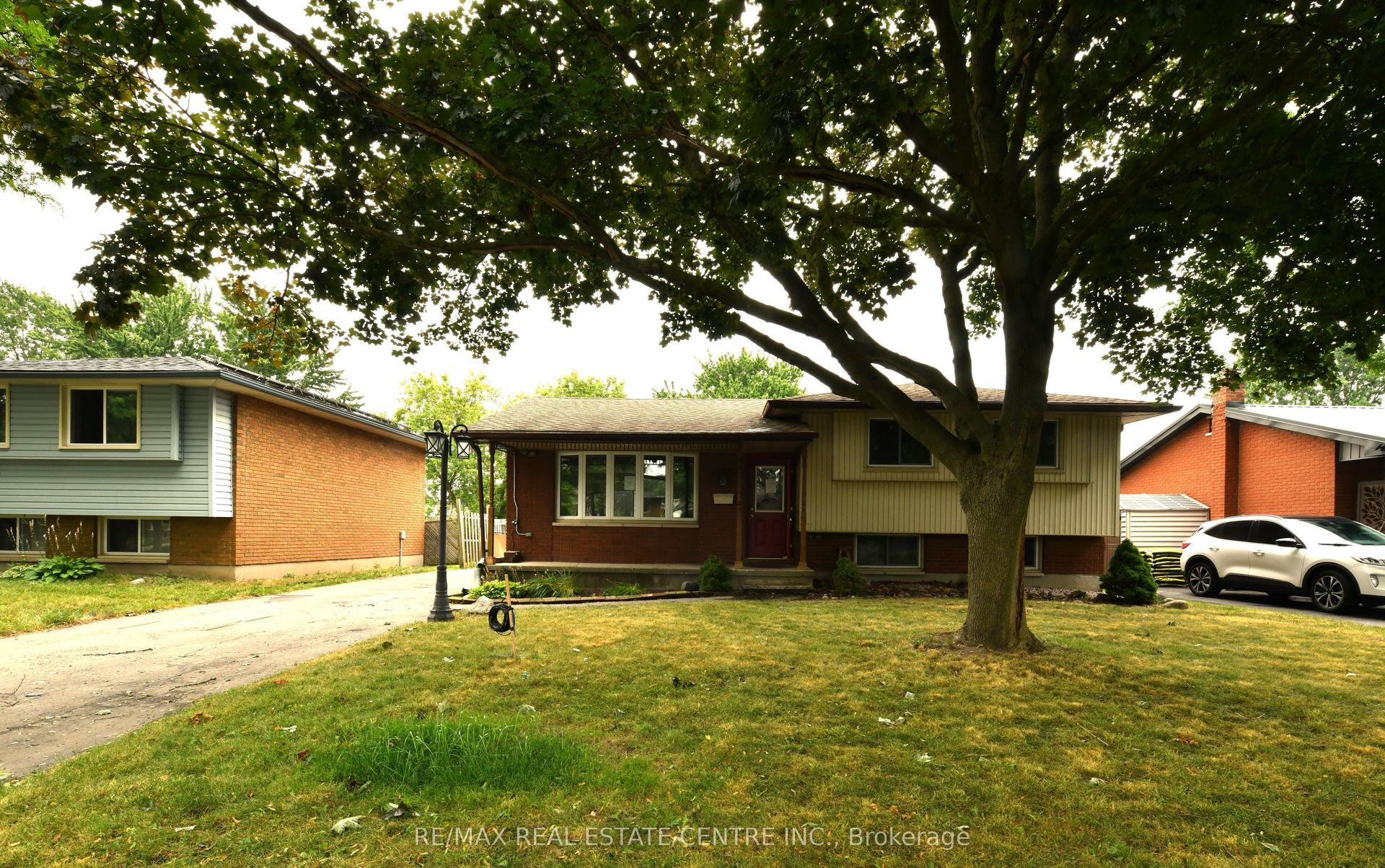 37 Ebury Crescent, London South — Detached for sale, photo 1
