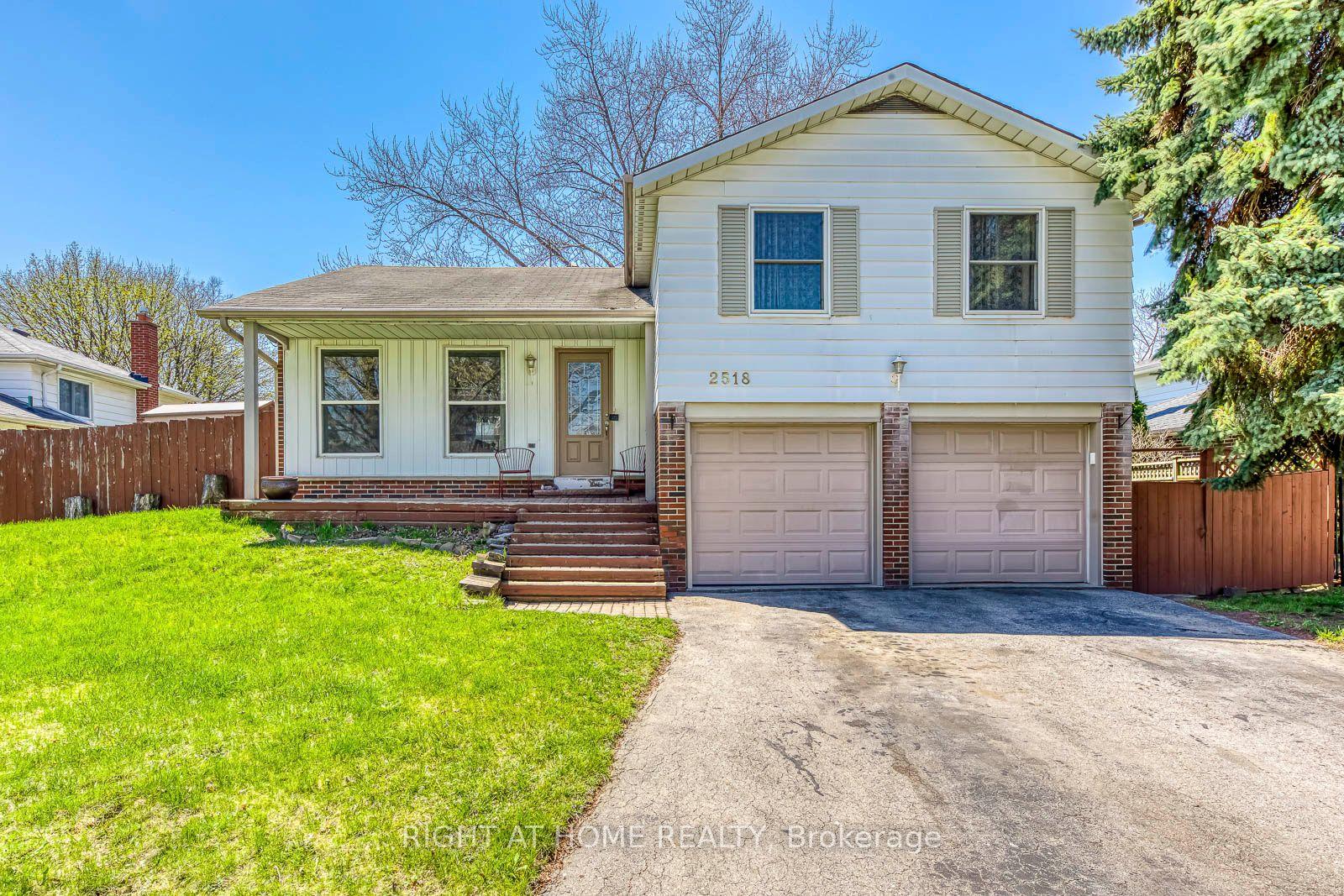 2518 Fifth Line W Line S — photo 1