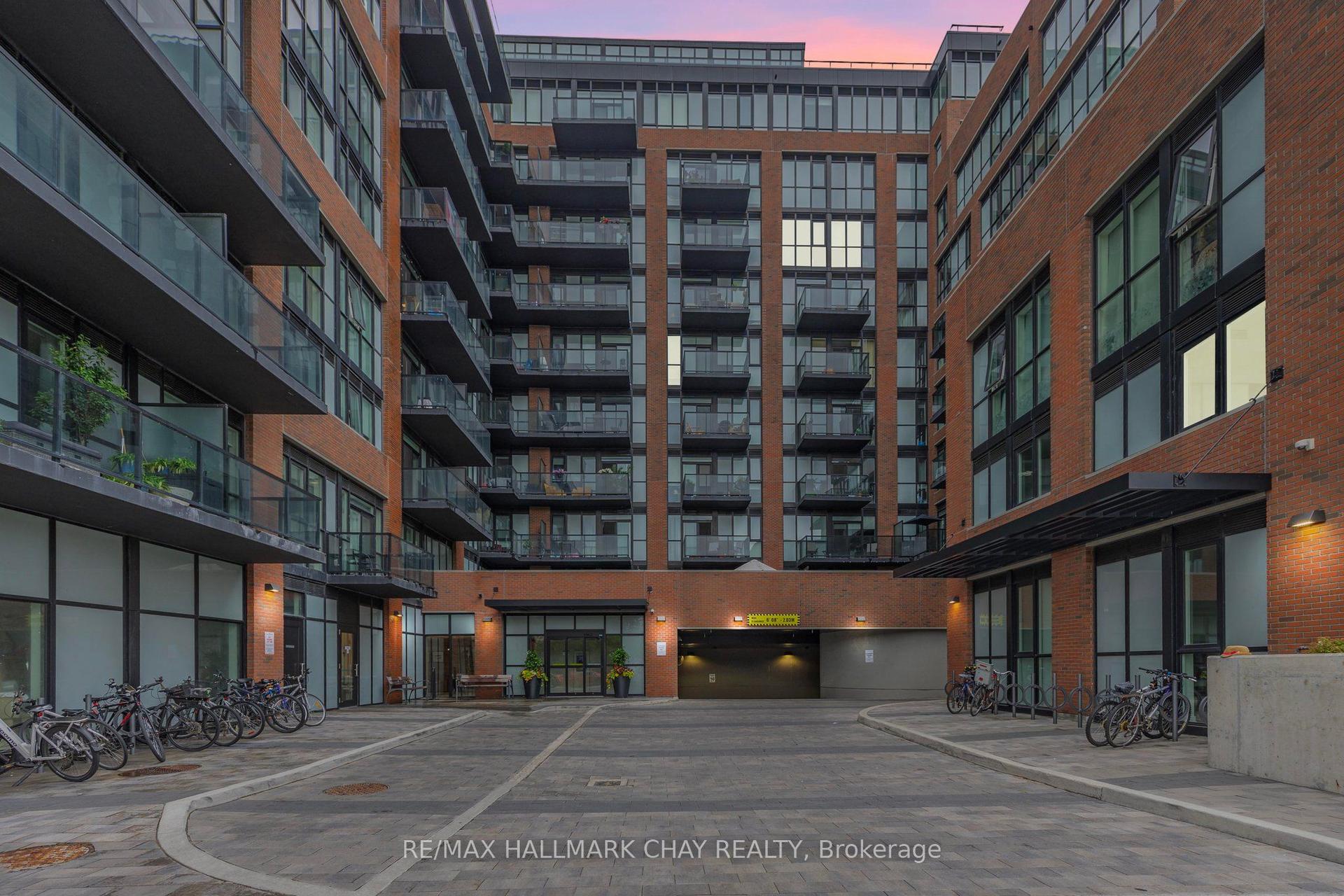 2300 St. Clair Avenue W 110 #110, Toronto — Condo for lease, photo 1