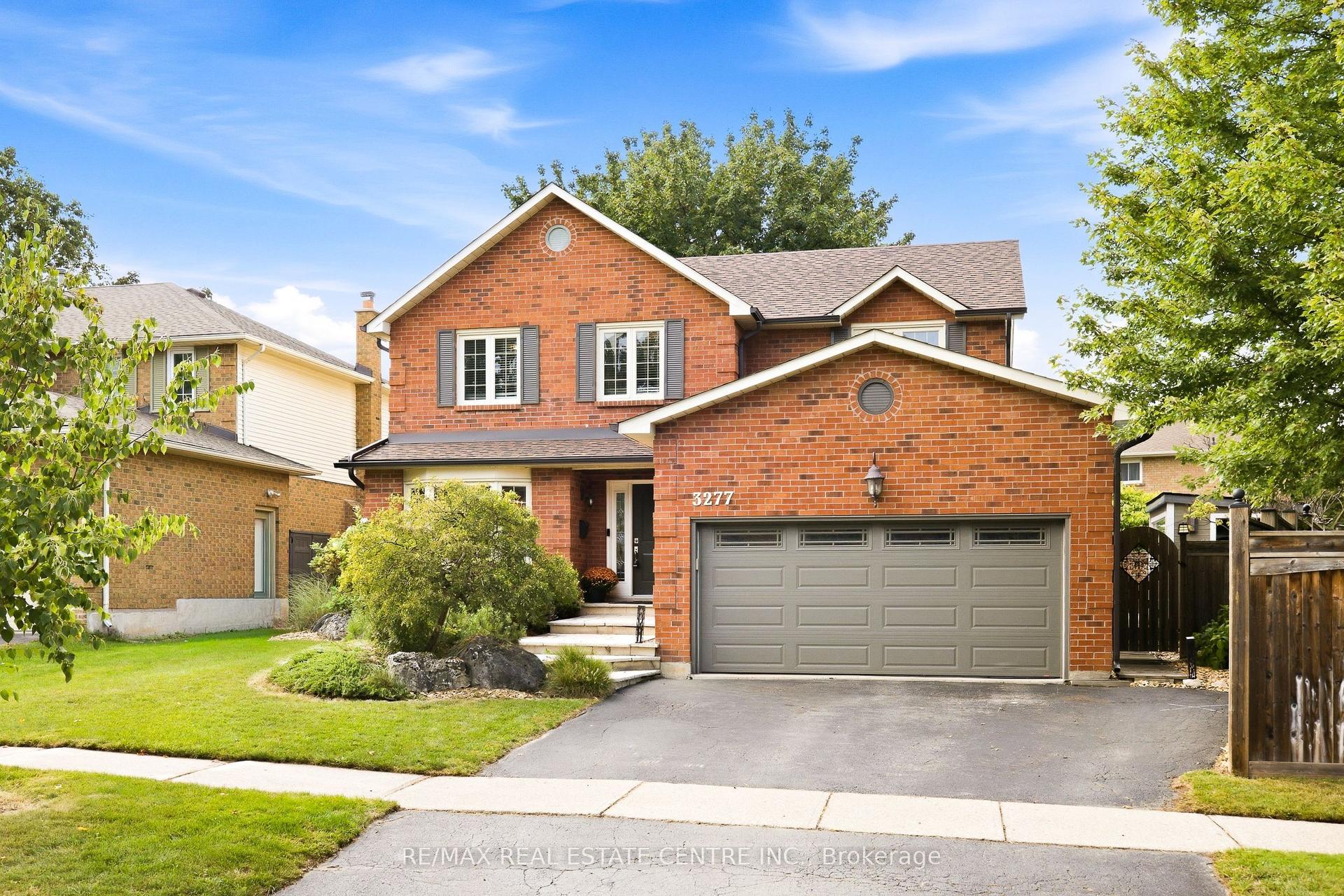 3277 Woodside Avenue, Burlington — Detached for sale, photo 1