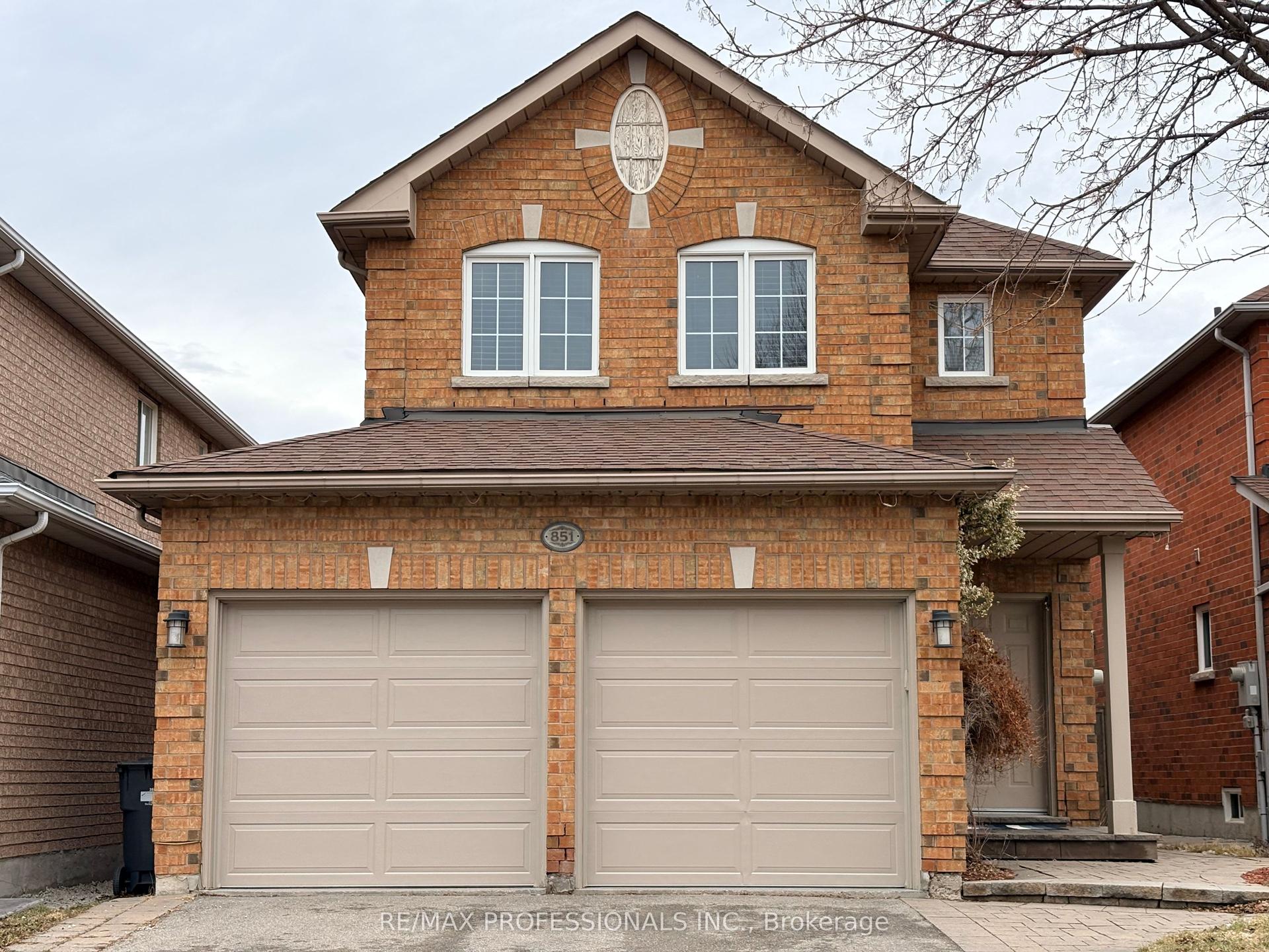 851 Clemens Crescent Lower Level #Lower Level — photo 1