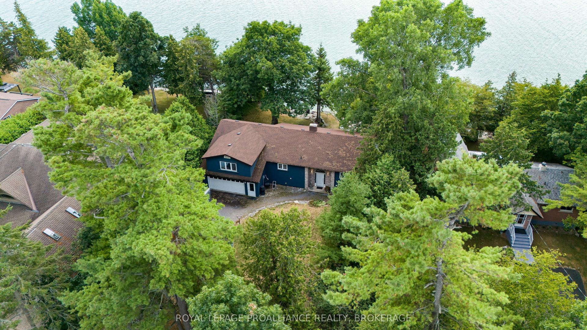 182 Nicholson Point Road — photo 1
