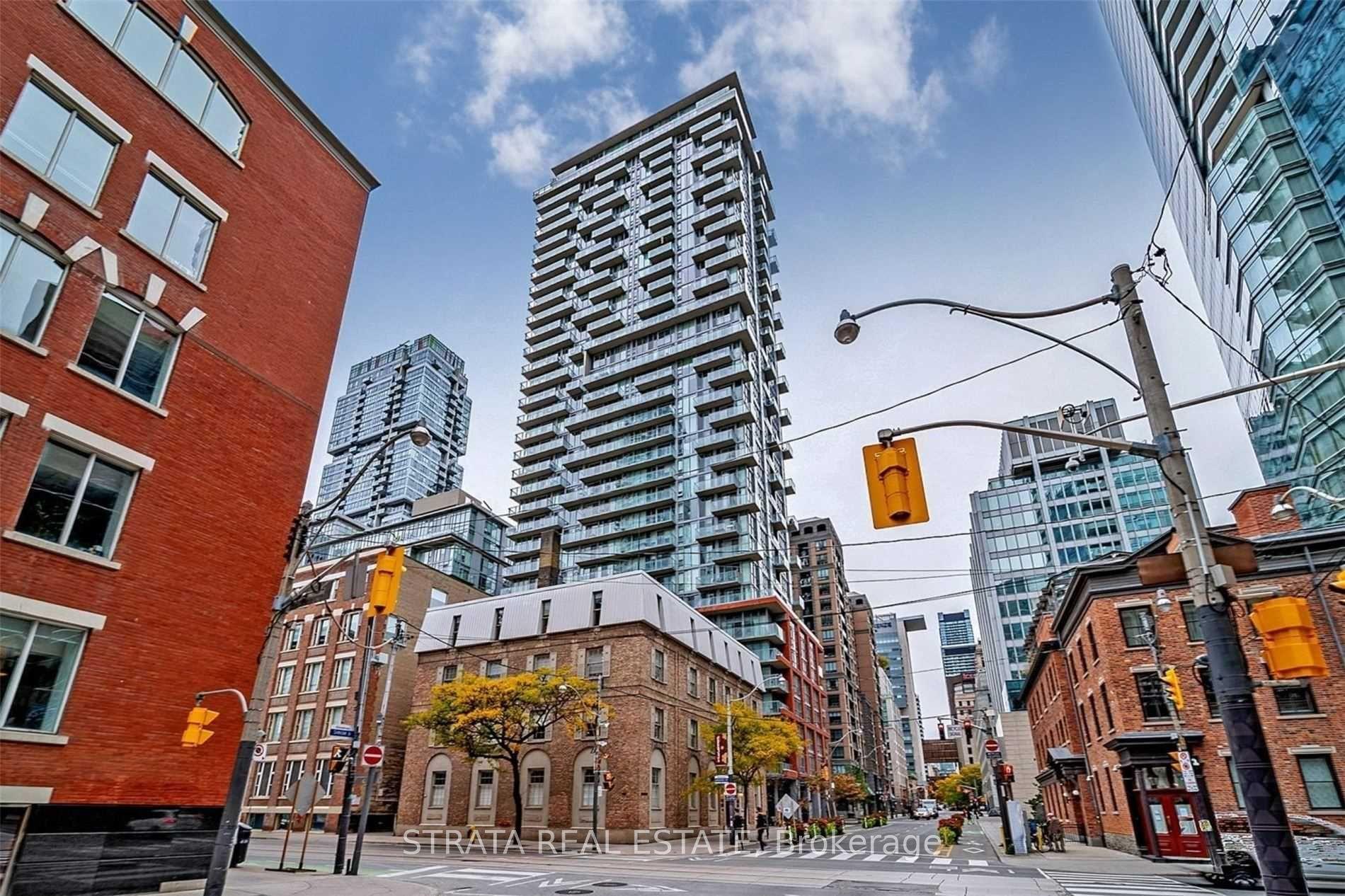 126 Simcoe Street 402 #402 — photo 1
