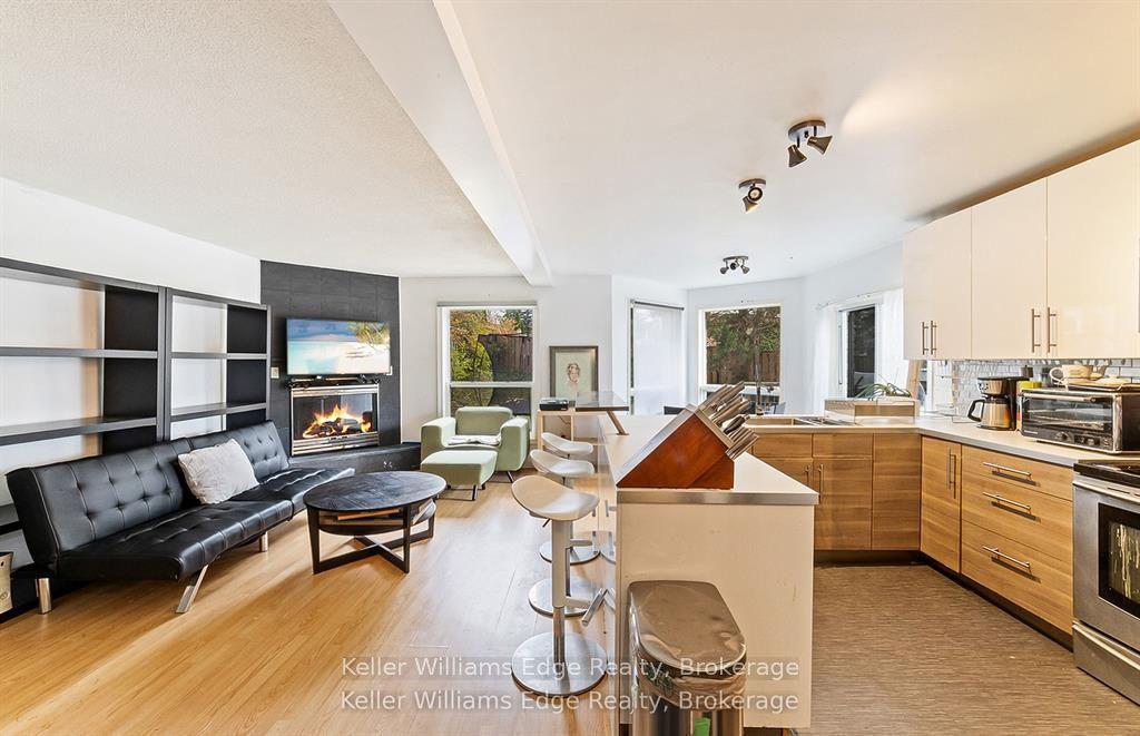 10 Zeffer Place — photo 1