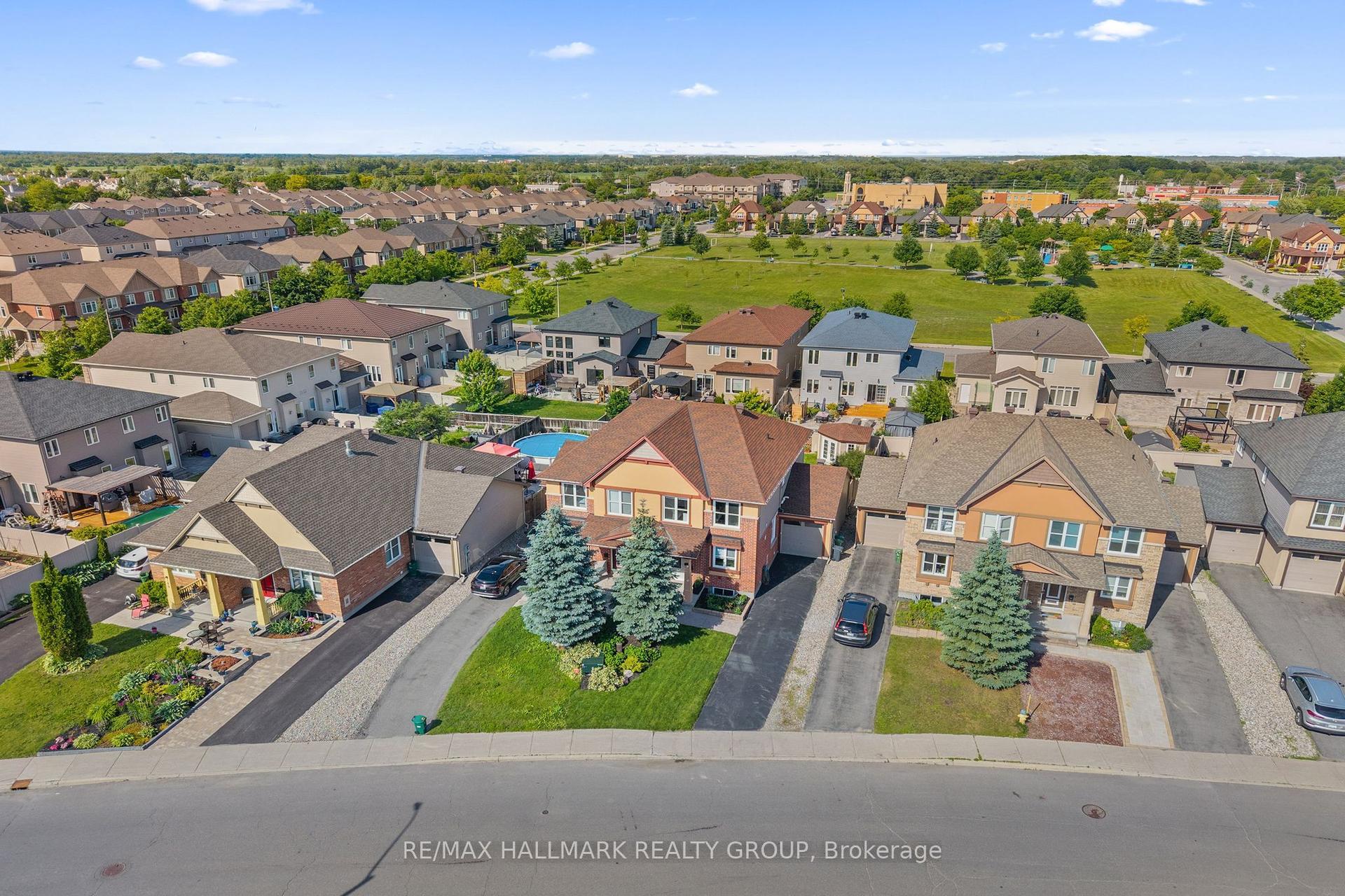 115 Beatrice Drive, Barrhaven — Semi-Detached for sale, photo 1