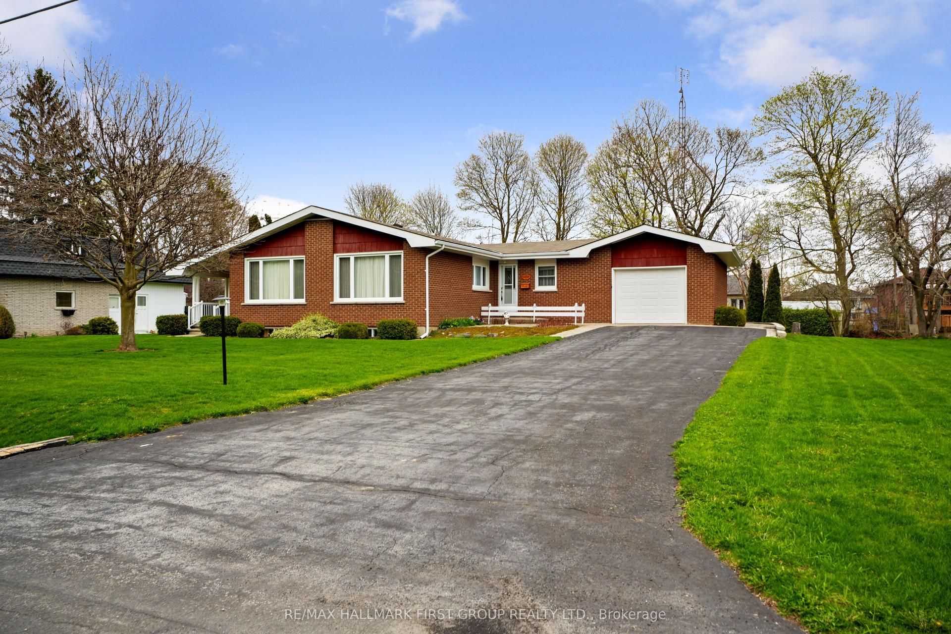 12 Maplewood Boulevard, Cobourg — Detached for sale, photo 1