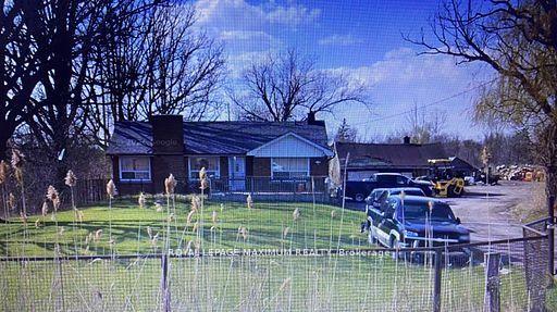 1013 Lower Base Line, Milton — Detached for sale, photo 1
